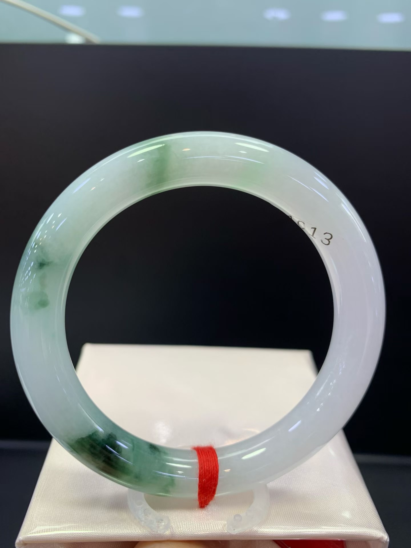 Floating Flower Round Bar