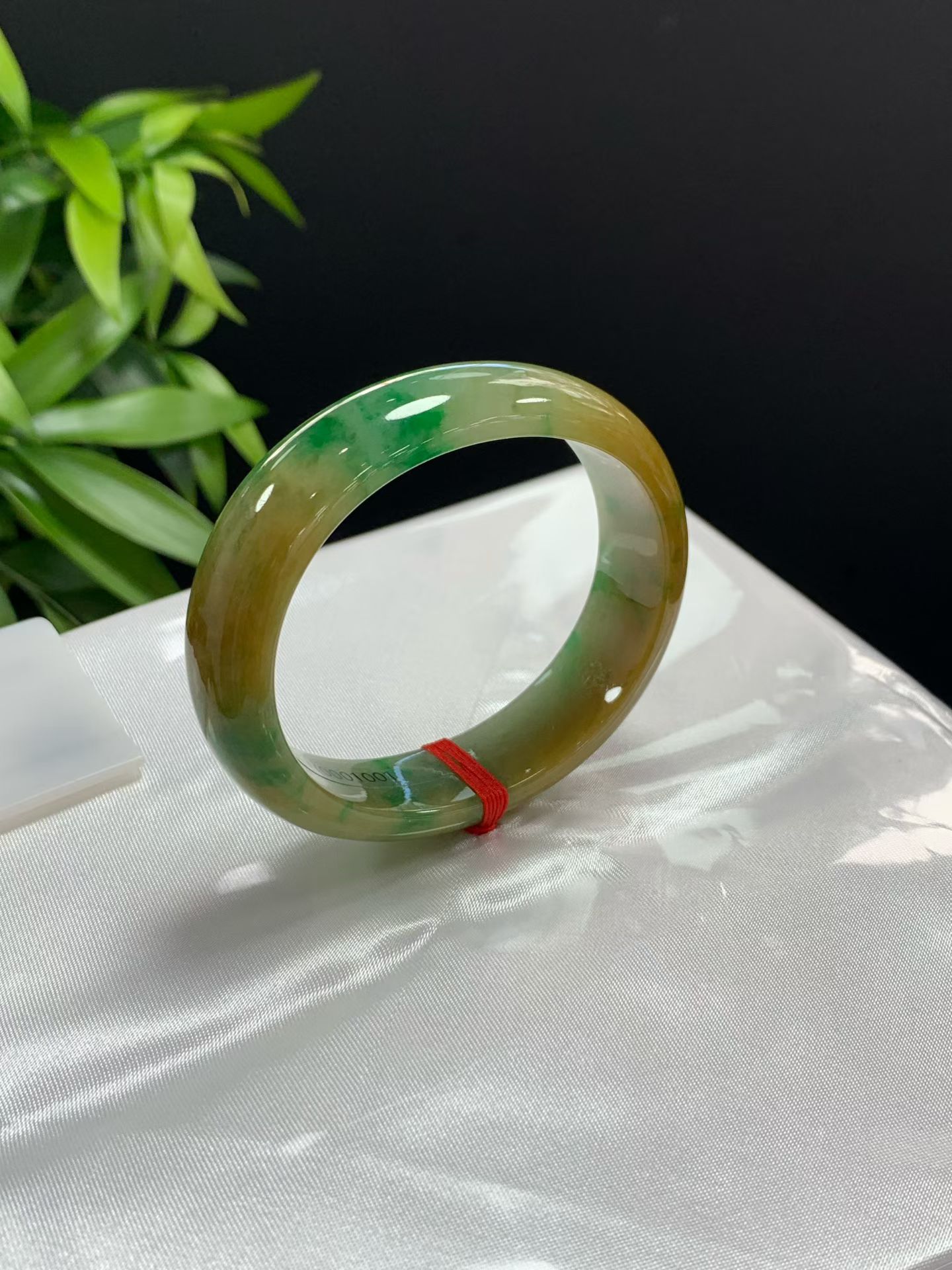Yellow-Green特色Guifei Bracelet