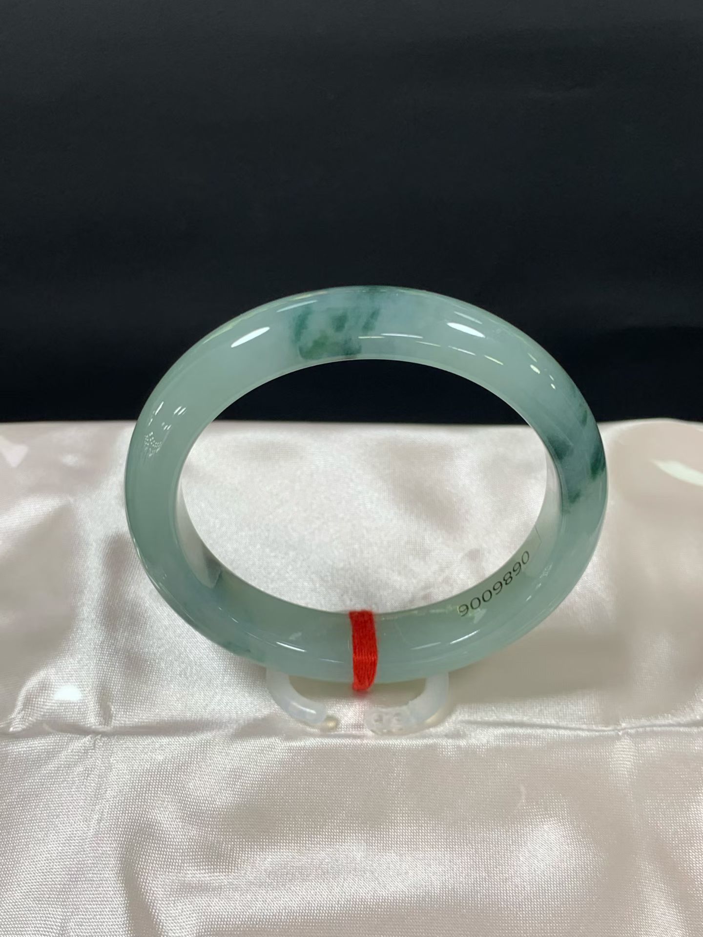 Clear base with floating flowers, Guifei bangle