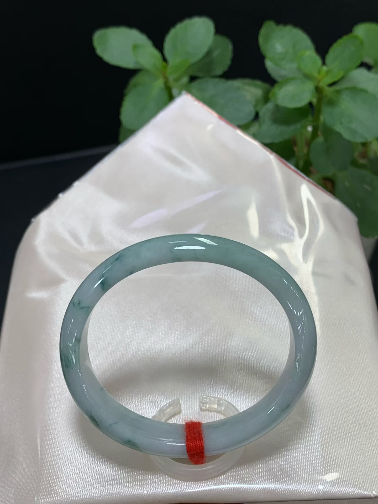 Floating Flower Fei Cui Bangle 2