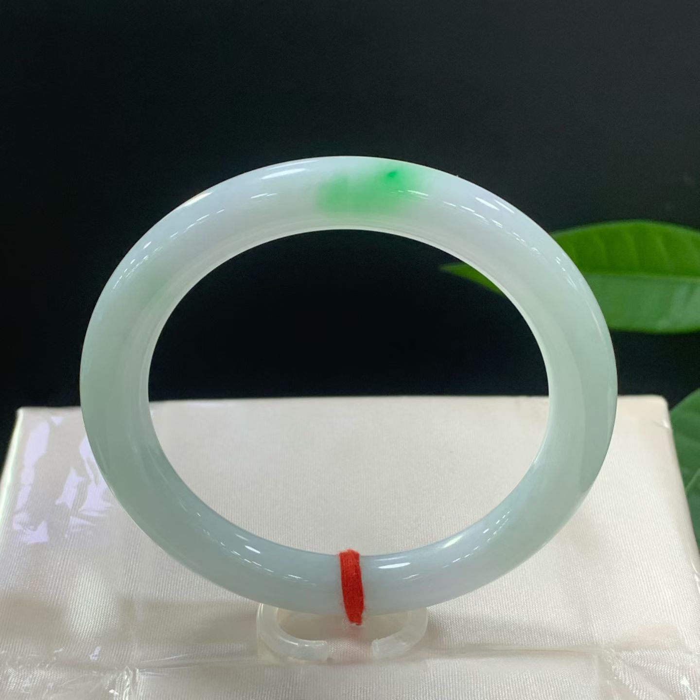 晴底飘一抹绿福镯