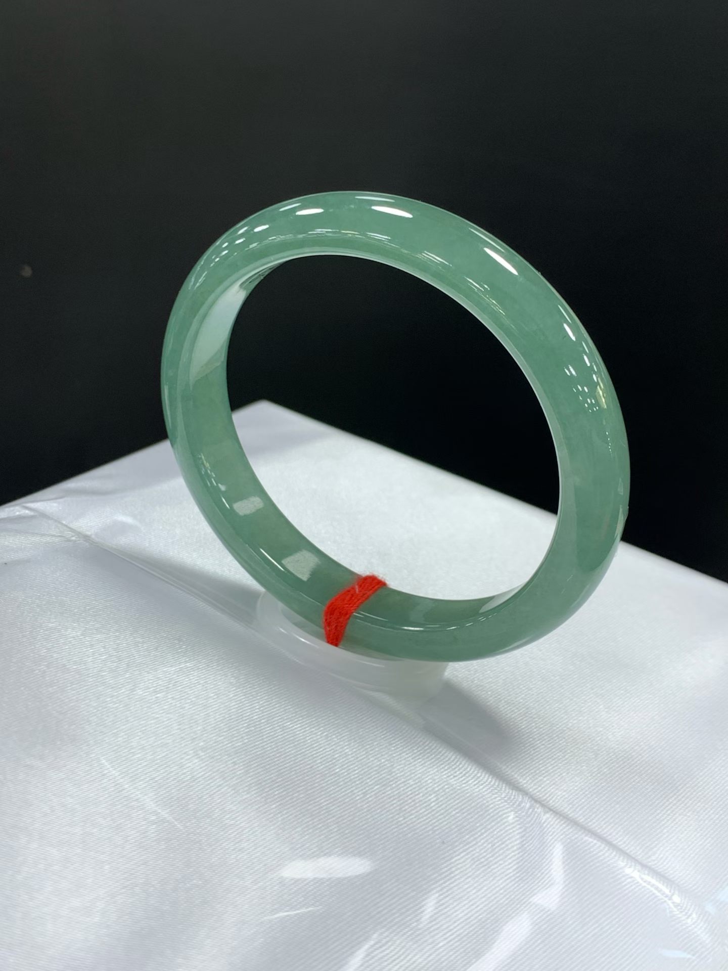 Oil-green Feicui Bangle