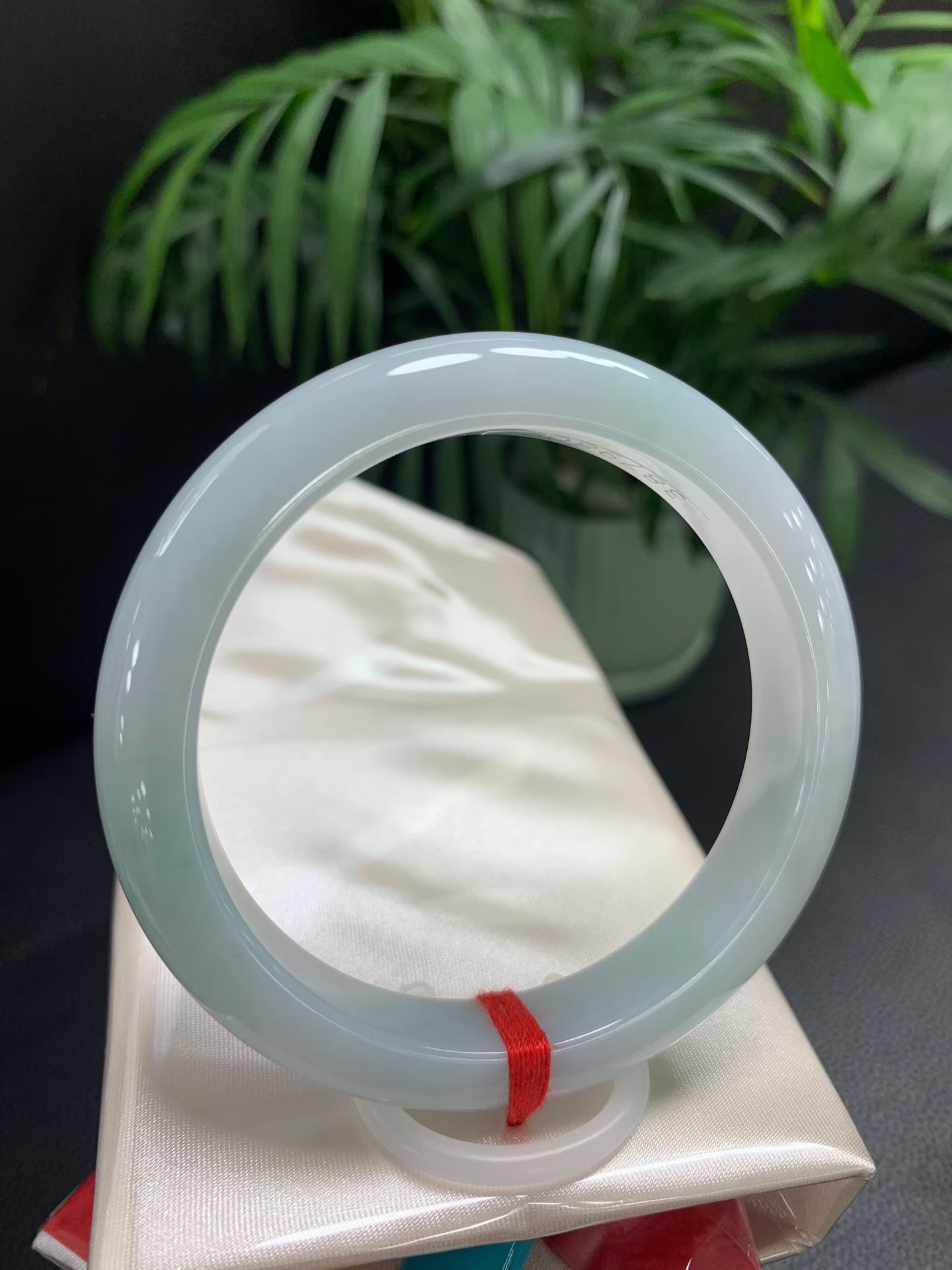 Clear base with floating flowers, round bangle 3