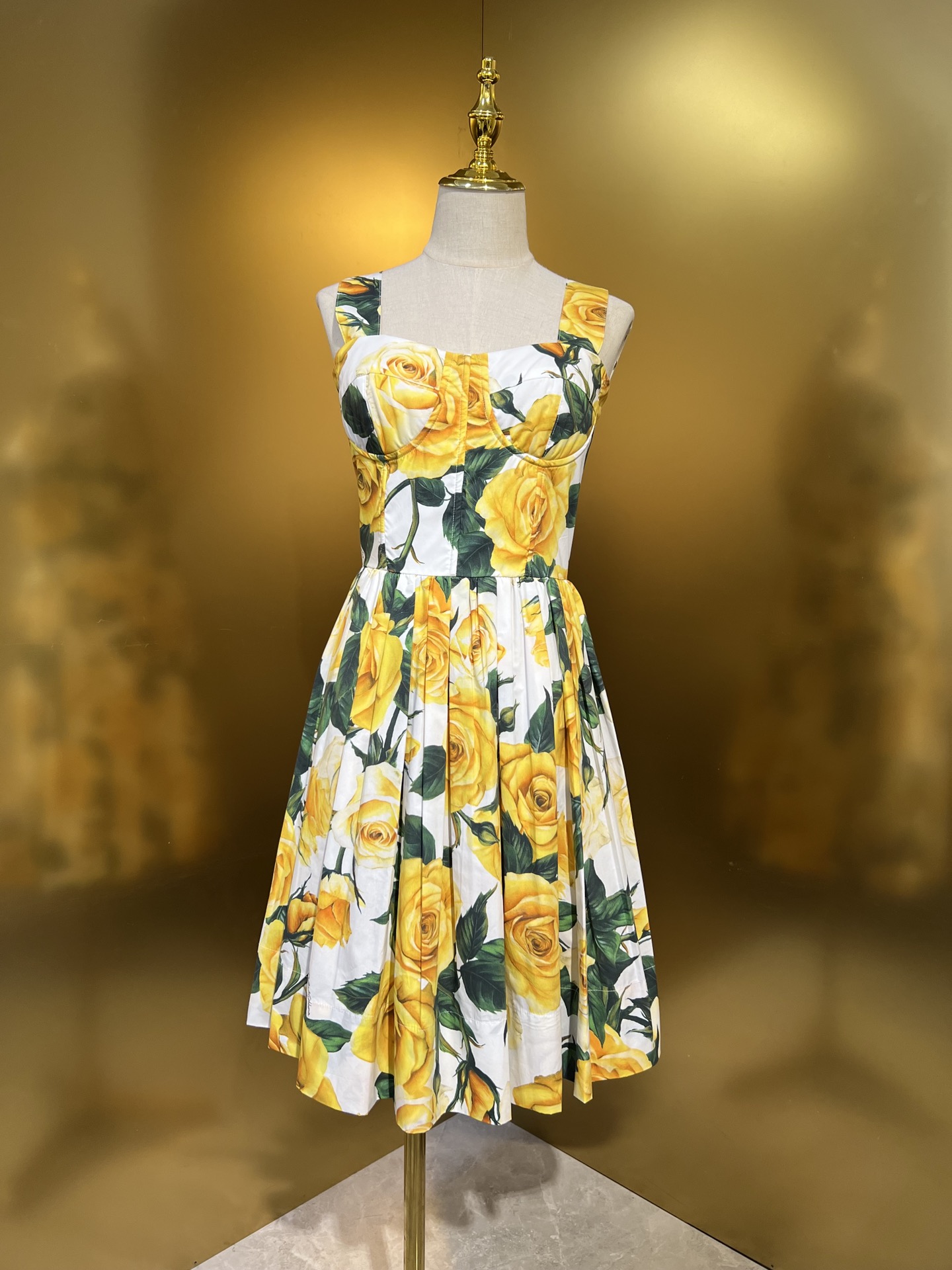 NO:896982,Duplicate shipment of yellow rose suspender dress smlxlxxl, Dolce & Gabbana-clothing, Dolce&Gabbana, loro piana, skirts,19860909翻单出货黄玫瑰 吊带连衣裙 smlxlxxl,杜嘉班纳-服装,Dolce&Gabbana,loro piana,skirts,,Women's clothing