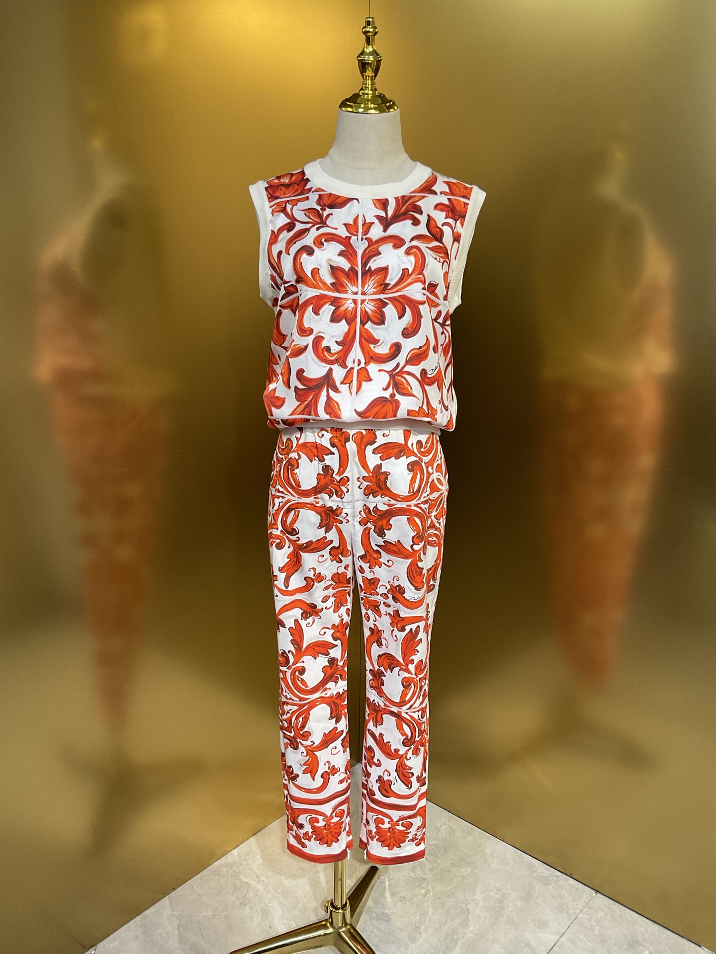 NO:899279,DG new orange pottery glaze 32x32 count stretch twill cotton slim fit three-quarter trousers smlxlxxl, Dolce & Gabbana-clothing, Dolce&Gabbana,19860909DG 新款 橙陶釉 32x32支弹力斜纹棉 修身七分长裤 smlxlxxl,杜嘉班纳-服装,Dolce&Gabbana,,Women's clothing