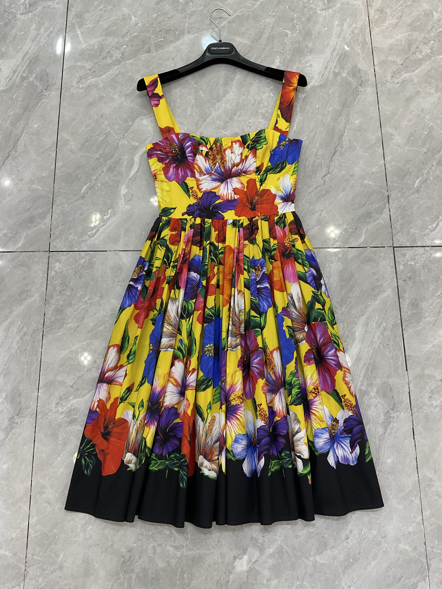 NO:899168,DG new model yellow bottom hibiscus corset poplin cotton suspender dress smlxlxxl, Dolce & Gabbana-clothing, Dolce&Gabbana, skirts,19860909DG新款 黄底木槿花紧身胸杯府绸棉吊带连衣裙 smlxlxxl,杜嘉班纳-服装,Dolce&Gabbana,skirts,,Women's clothing