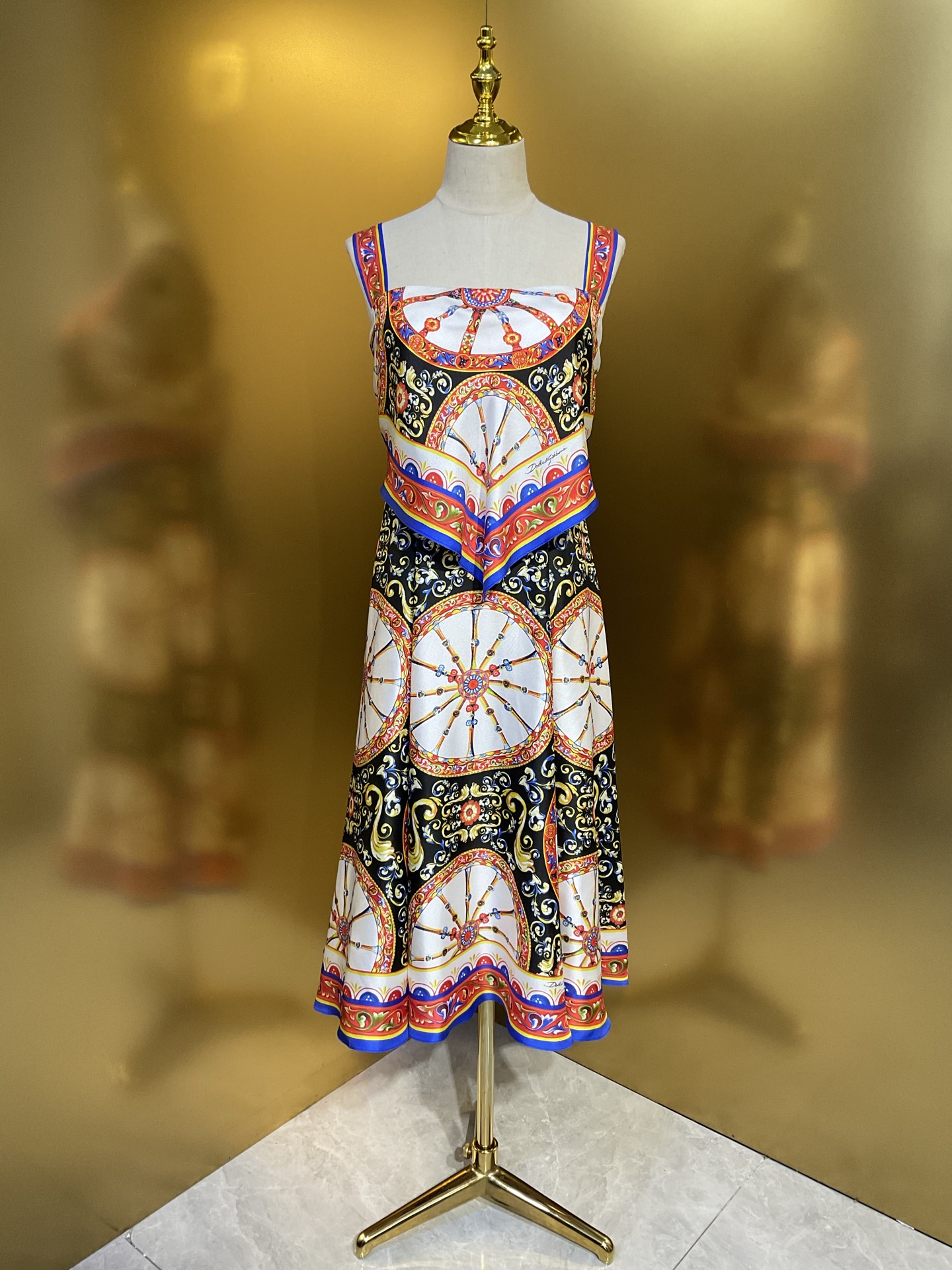 NO:899989,DG new original wheel colorful silk 18mm twill 3.2m tight breast cup suspender skirt smlxlxxl, Dolce & Gabbana-clothing, Dolce&Gabbana,skirts,real silk,19860909DG新款 原版车轮彩花真丝18姆米斜纹3.2米紧身胸杯吊带裙smlxlxxl,杜嘉班纳-服装,Dolce&Gabbana,skirts,real silk,,Women's clothing