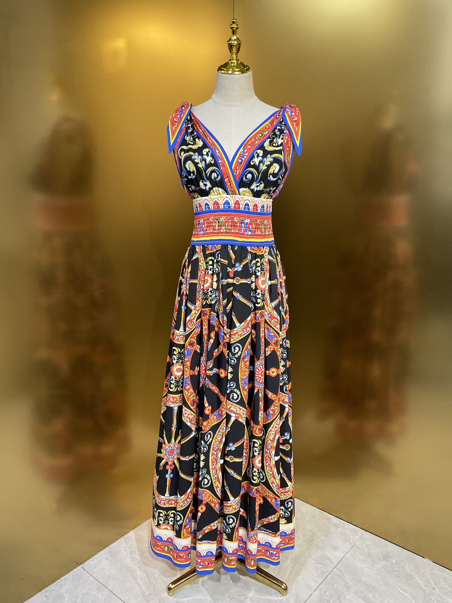 NO:900082,DG new style black bottom wheel poplin cotton waist strapped dress smlxlxxl, Dolce & Gabbana-clothing, Dolce&Gabbana, skirts,19860909DG新款 黑底车轮府绸棉布收腰系肩带大摆连衣裙smlxlxxl,杜嘉班纳-服装,Dolce&Gabbana,skirts,,Women's clothing