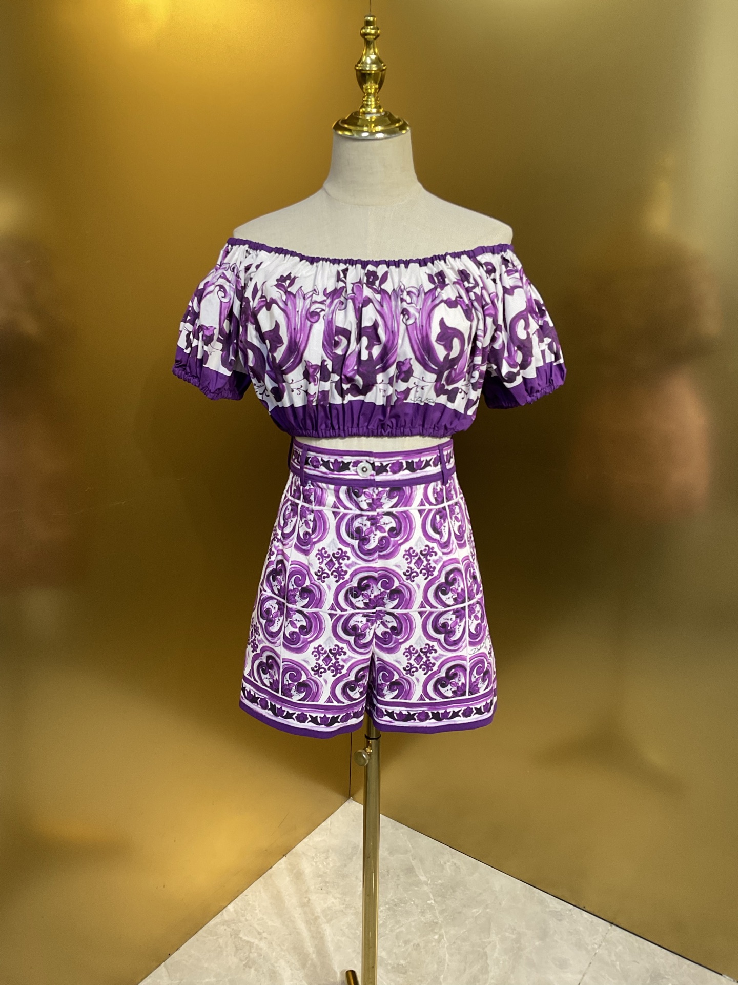 NO:929761,New style purple ceramic glazed cotton printed fashion shorts smlxlxxl ready stock, Dolce & Gabbana-clothing, Dolce&Gabbana, shorts,19860909新款 紫陶釉棉布印花时尚短裤 smlxlxxl现货,杜嘉班纳-服装,Dolce&Gabbana,shorts,,Women's clothing