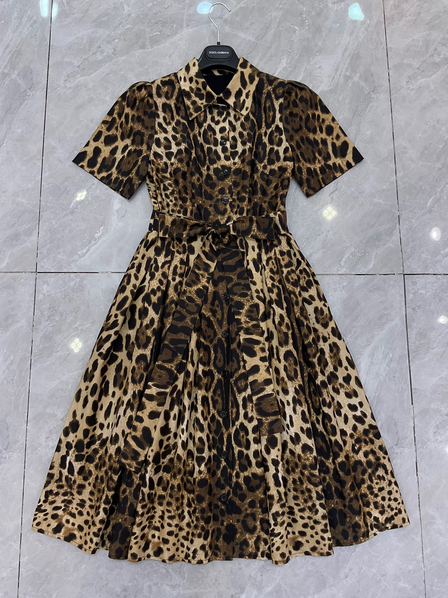 NO:929776,DG new leopard print poplin cotton short-sleeved shirt skirt smlxlxxl, Dolce & Gabbana-clothing, Dolce&Gabbana, skirts, shirts, T-shirt,19860909DG新款 豹纹花府绸棉短袖大摆衬衫裙 smlxlxxl,杜嘉班纳-服装,Dolce&Gabbana,skirts,shirts,T-shirt,,Women's clothing
