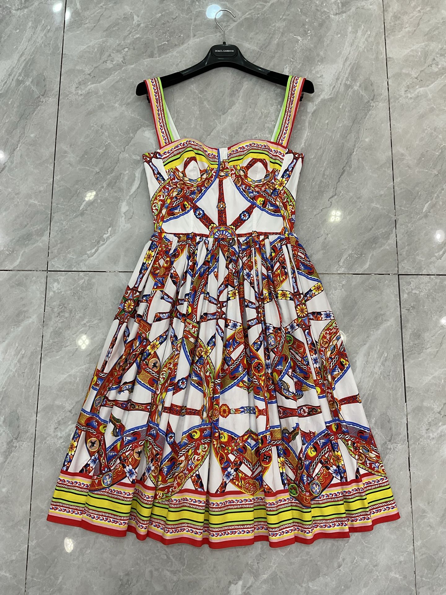 NO:942695,DG new white bottom wheel bustier poplin cotton suspender dress smlxlxxl, Dolce & Gabbana-clothing, Dolce&Gabbana, skirts,19860909DG新款 白底车轮紧身胸杯府绸棉吊带连衣裙 smlxlxxl,杜嘉班纳-服装,Dolce&Gabbana,skirts,,Women's clothing