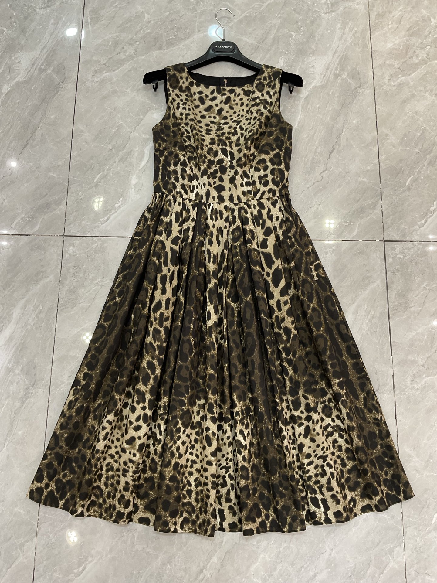NO:944502,DG new leopard print poplin cotton vest dress smlxlxxl, Dolce & Gabbana-clothing, Dolce&Gabbana, skirts,19860909DG 新款 豹纹花府绸棉背心连衣裙smlxlxxl,杜嘉班纳-服装,Dolce&Gabbana,skirts,,Women's clothing