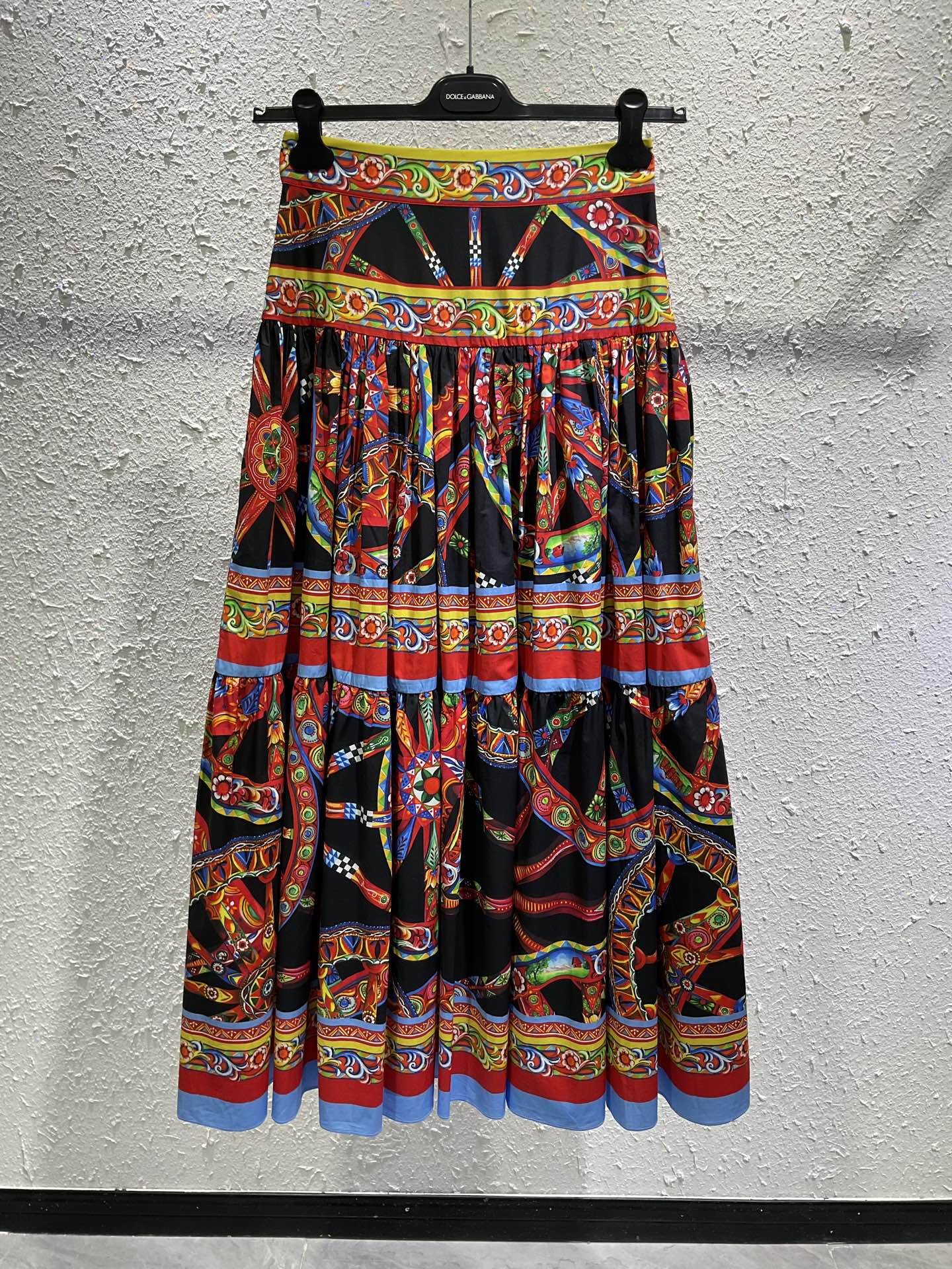 NO:948750,DG new original black bottom wheel poplin cotton fashionable long skirt smlxlxxl, Dolce & Gabbana-clothing, Dolce&Gabbana, skirts,19860909DG新款 原版黑底车轮府绸棉布时尚大摆长半裙 smlxlxxl,杜嘉班纳-服装,Dolce&Gabbana,skirts,,Women's clothing