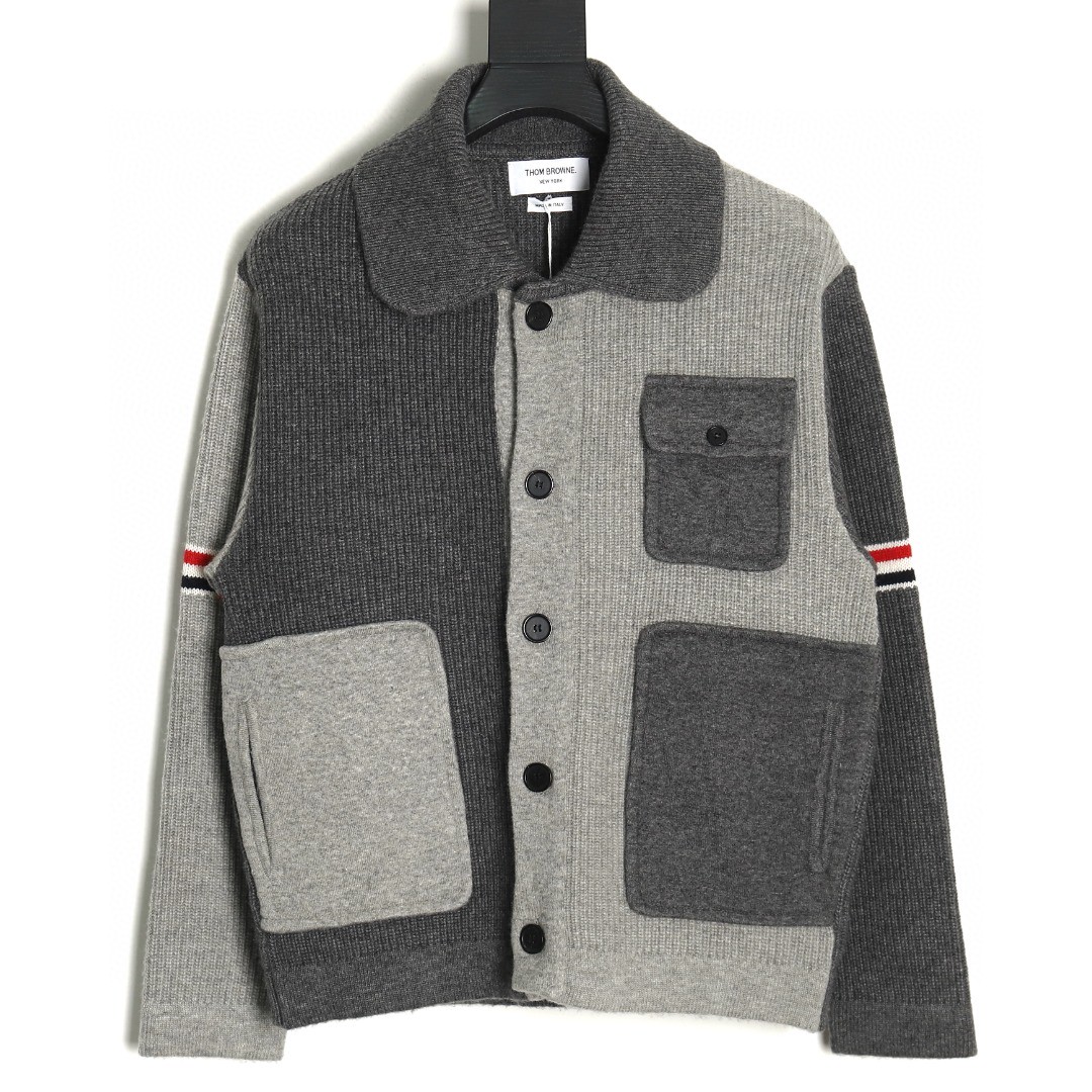 NO:126988,Number of codes 1-2-3 SF Express free shipping on the day of delivery [self-pick up two days] TB Heavy Industry Wool Jacket Spliced ​​Gray Full Code is put into the warehouse. This product is made of Australian wool strips wool according to YB. The whole piece is made of 7.2-needle type plus 3.5.2-needle type combined knitting. The pocket components need to be knitted and molded before being rewoven. Insiders should know that the method is similar to the double-sided nipples coat. After the flat car is sewn, the sewn is then sewn and then the three-color cloth strips are wrapped in the corresponding stitching area on the flat car. The pattern is not much different than YB. The buttons are made of authentic horns and are processed and molded. After the finishing, the most environmentally friendly and antibacterial nanowashing process is also adopted. Jackets & coats, alexander wang19860909码数1-2-3 代发当天顺丰包邮【自取隔两天】 TB 重工羊毛夹克 拼接灰全码入库啦. 本产品根据YB采用澳毛条羊毛 整件使用德国进口7.2针型加3.5.2针型组合编织 口袋组成部分都需编织成型以后提前复籿 内行人都应该知道与双面尼大衣做法差不多 经过平车缝合再去缝盘缝合 再回平车上对应缝合处包三色布条 花型相比YB不相差一点 纽扣采用正宗牛角定制尺寸加工成型 后整还采用了目前最环保 最抗菌的纳米洗水工艺,,jackets & coats,alexander wang,Men's clothing