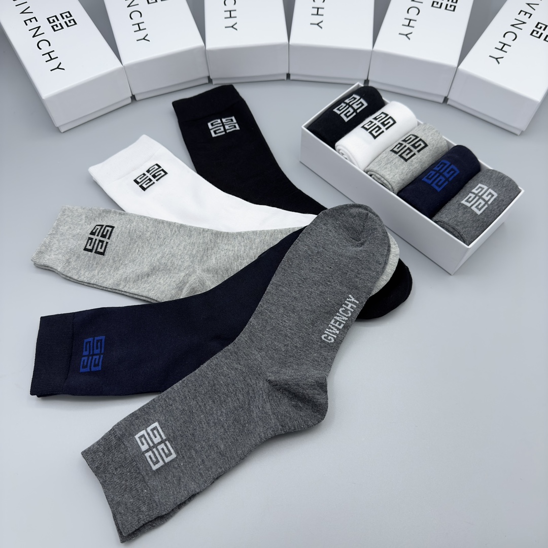 Givenchy Men's Ankle Socks - Breathable, Anti-Odor, and Comfortable (5-Pack) 3 i1704955856 1473 8