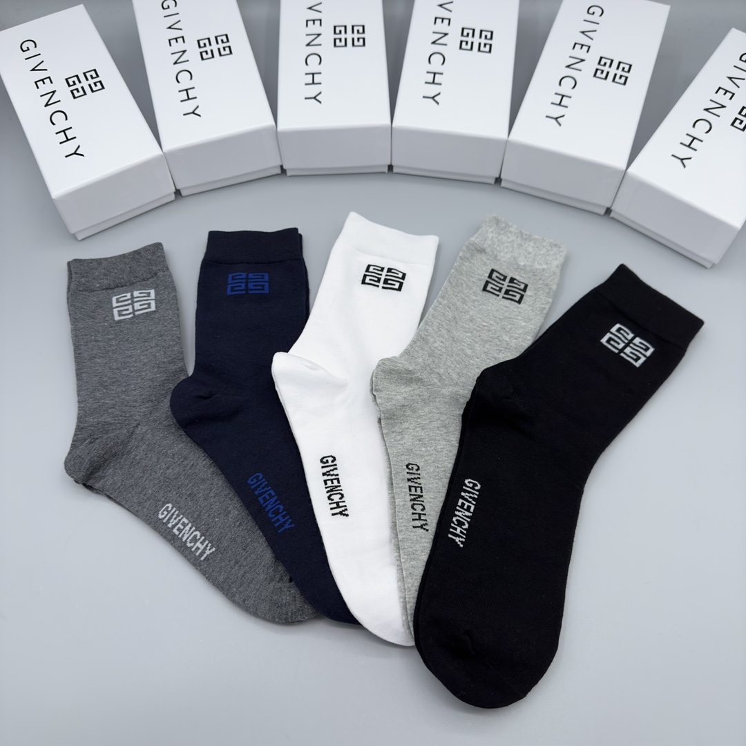 Givenchy Men's Ankle Socks - Breathable, Anti-Odor, and Comfortable (5-Pack) 10 i1704955856 5891 4
