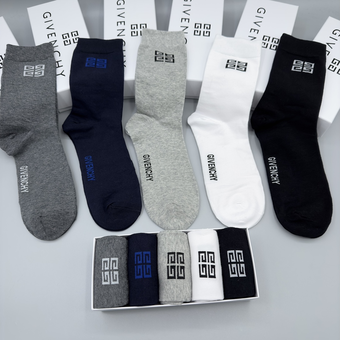 Givenchy Men's Ankle Socks - Breathable, Anti-Odor, and Comfortable (5-Pack) 5 i1704955856 8738 5