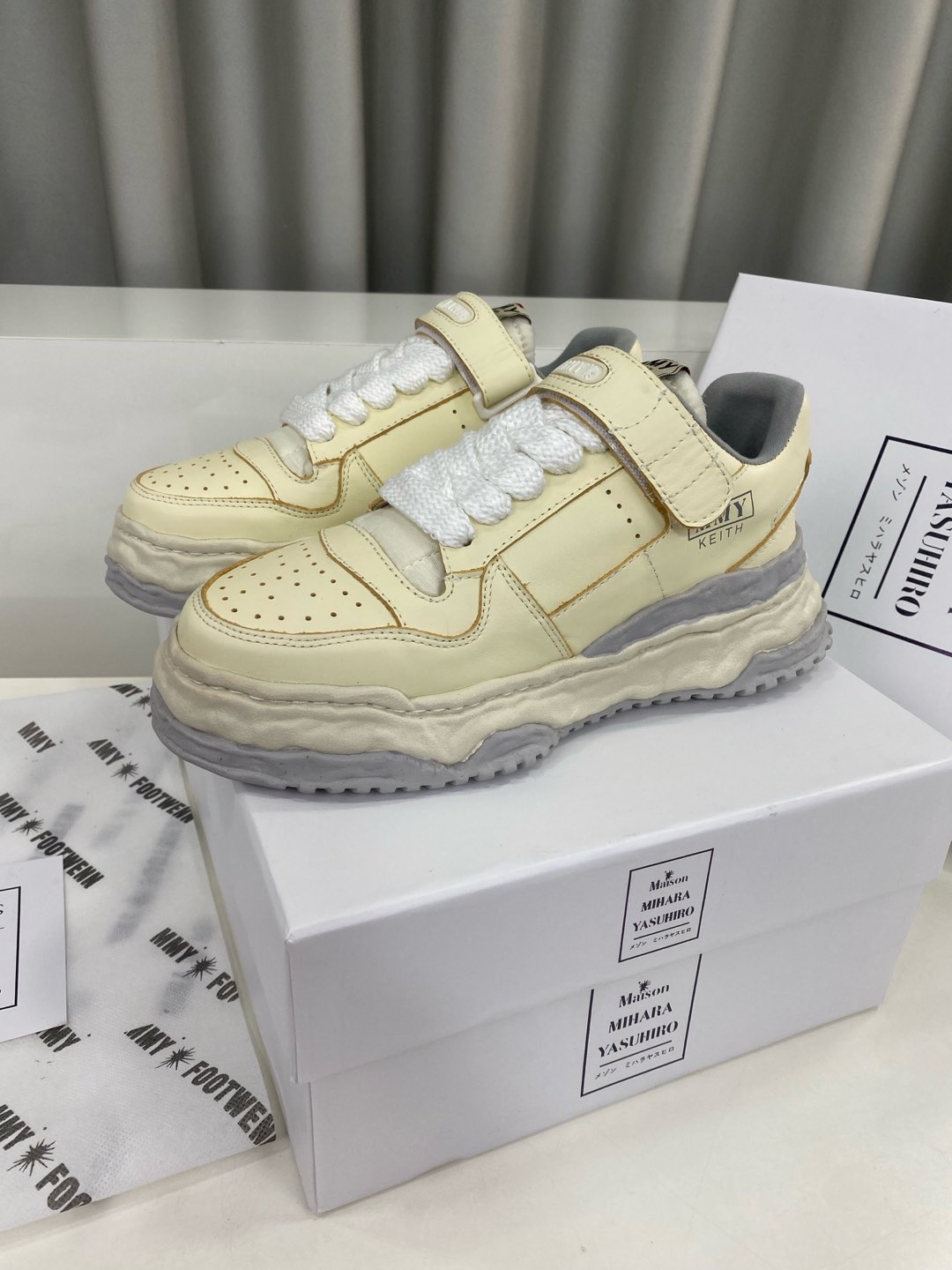 NO:221554,, Men's 10 [MMY] Mihara Katsuyu Air Force One Spring New Model Brand Order Original Quality Design boldly conceived, combined with the trend of the times, perfect, super comfortable and versatile, a brand new sports style design, perfect, many celebrity celebrities endorsed him Material upper original custom-made top layer silk cowhide. Inside imported space Monica mesh. Outsole original open mold steel stamp pU combination sole size 35~39 (34, 40, customized non-return) Men's 39~44 (38, 45, customized non-return) Full set of original counter packaging, casual shoes/sports shoes, mmy, sneakers, cowhide19860909,男10【MMY】三原康裕 空军一号春季新款 品牌订 原单品质 设计师大胆构思,结合时代潮流气息,完美出炉,超级舒适百搭,全新运动风格设计,堪称完美,众多明星网红为他代言 材质鞋面原版定制头层丝绸牛皮. 内里进口太空莫尼卡网纱. 大底原开模钢印pU组合大底 码数女35～39（34、40、定做不退换） 男39～44（38、45、定做不退换） 全套专柜原包装,休闲鞋/运动鞋,mmy,sneakers,cowhide,Women's Shoes