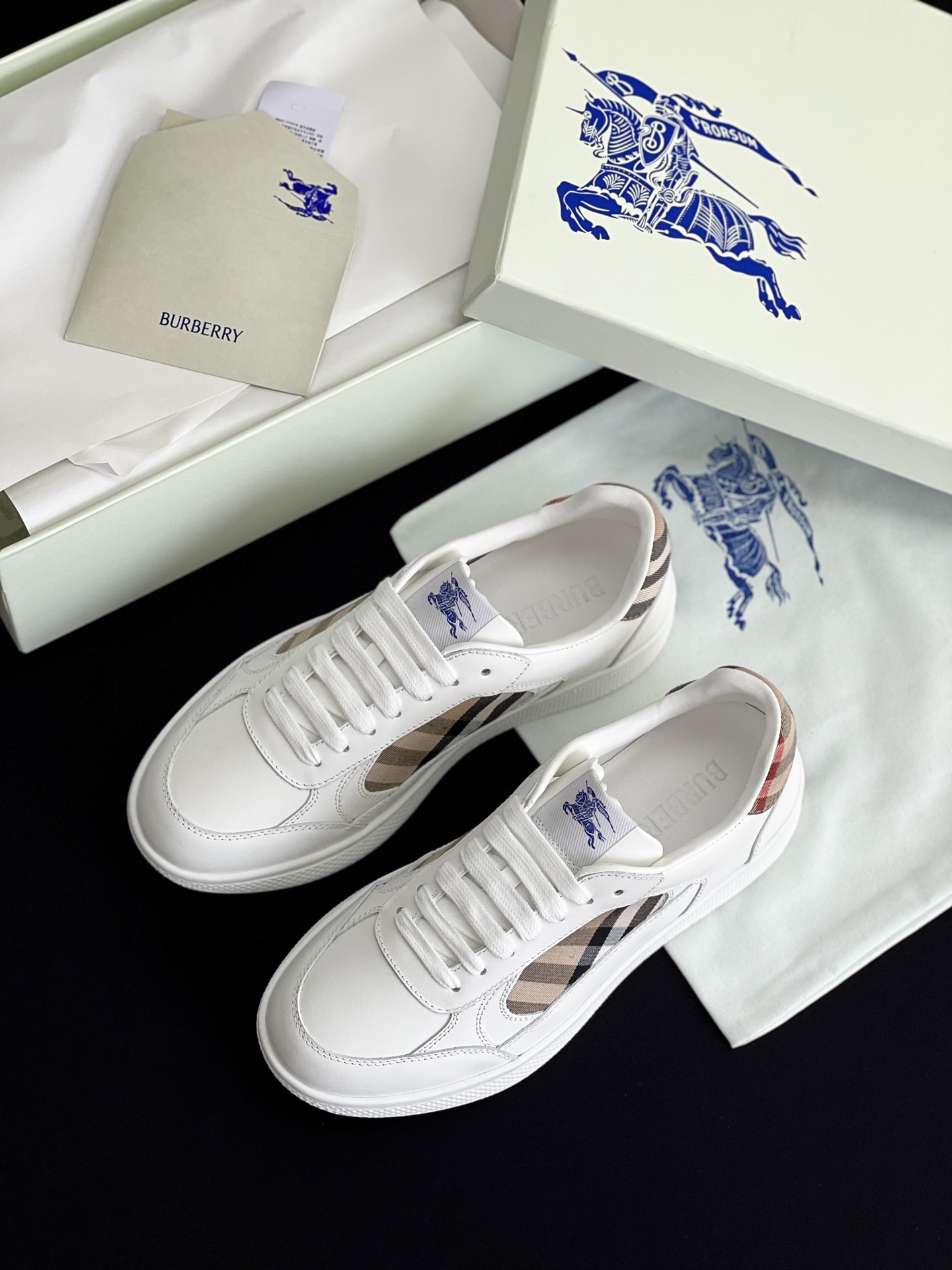 NO:588977,White,19860909白色,,Men's shoes