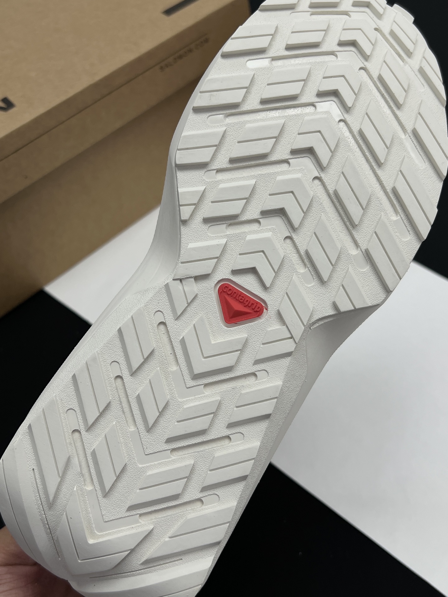 NO:349476,I mold combination foamed large sole, lightweight, high elastic, anti-slip and wear-resistant!  ,19860909I模具组合发泡大底 轻便高弹 防滑耐磨！,,Men's shoes