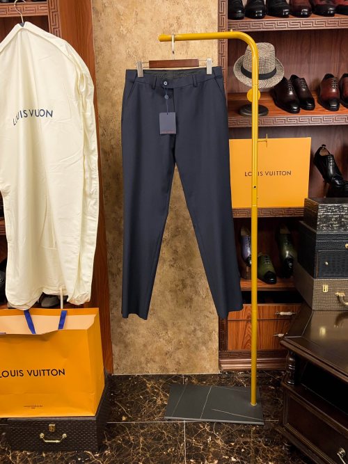 Louis Vuitton Men's Wool Blend Two-Piece Suit: Sophisticated Style & Comfort 1 Louis Vuitton Men's Wool Blend Two-Piece Suit: Sophisticated Style & Comfort
