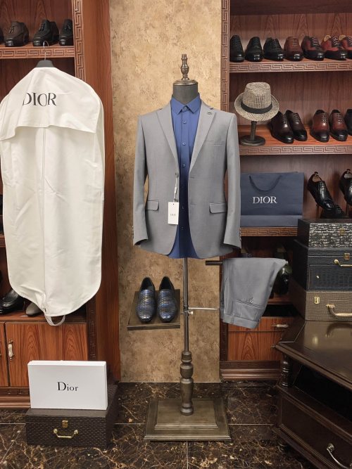 Dior Men's Premium Two-Piece Suit: Exceptional Quality & Timeless Style 1 Dior Men's Premium Two-Piece Suit: Exceptional Quality & Timeless Style