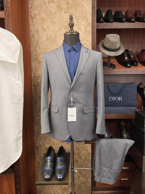 Dior Men's Classic-Fit Suit Set: Timeless Style and Sophistication 1 Dior Men's Classic-Fit Suit Set: Timeless Style and Sophistication