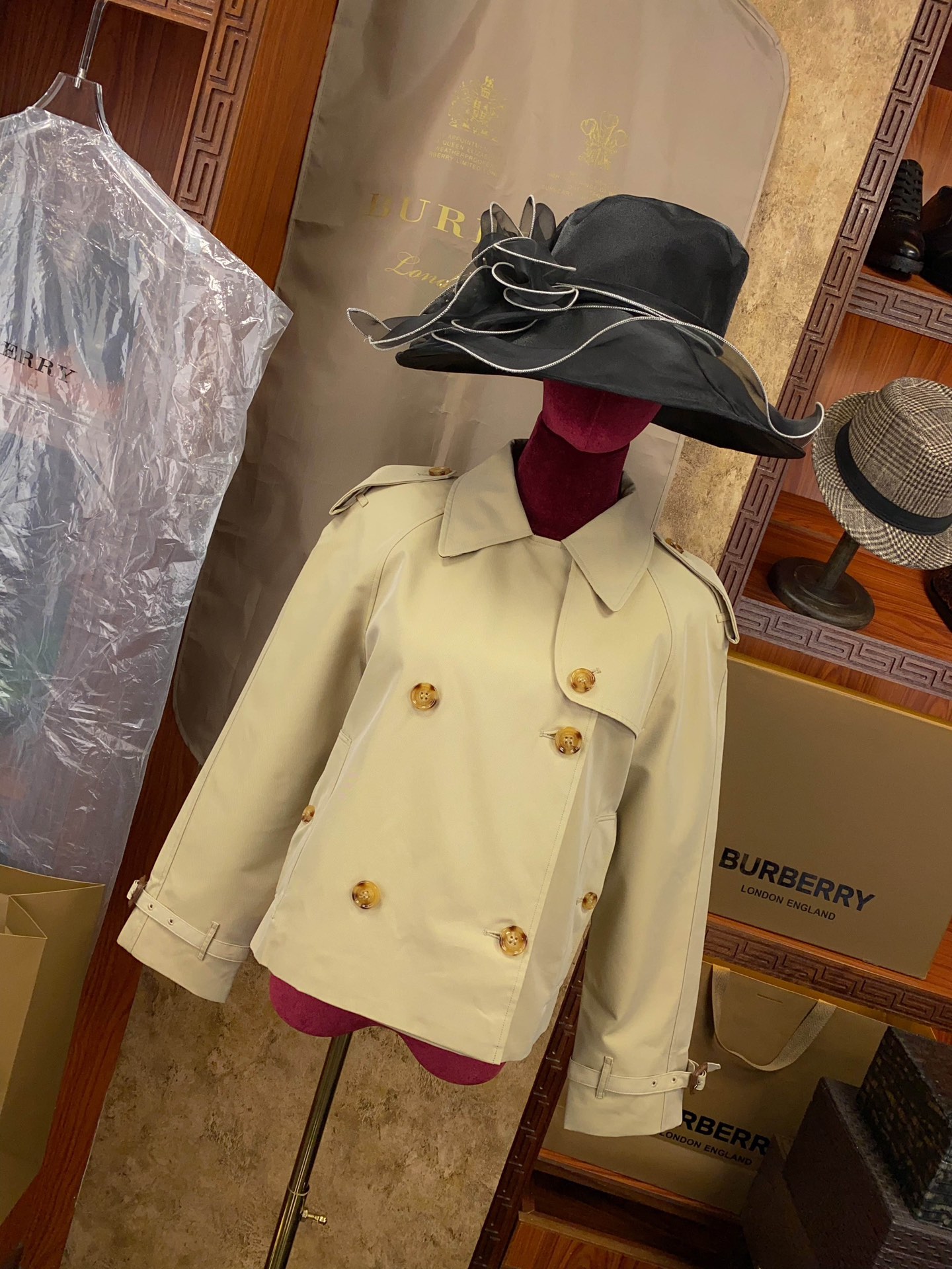 Top BUR short trench coat, York gabardine, waterproof, horn buttons. Classic, durable, versatile fit. Limited S-2XL.-Big cat