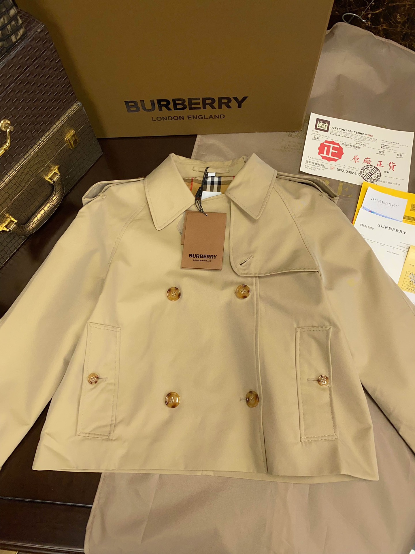 Top BUR short trench coat, York gabardine, waterproof, horn buttons. Classic, durable, versatile fit. Limited S-2XL.-Big cat