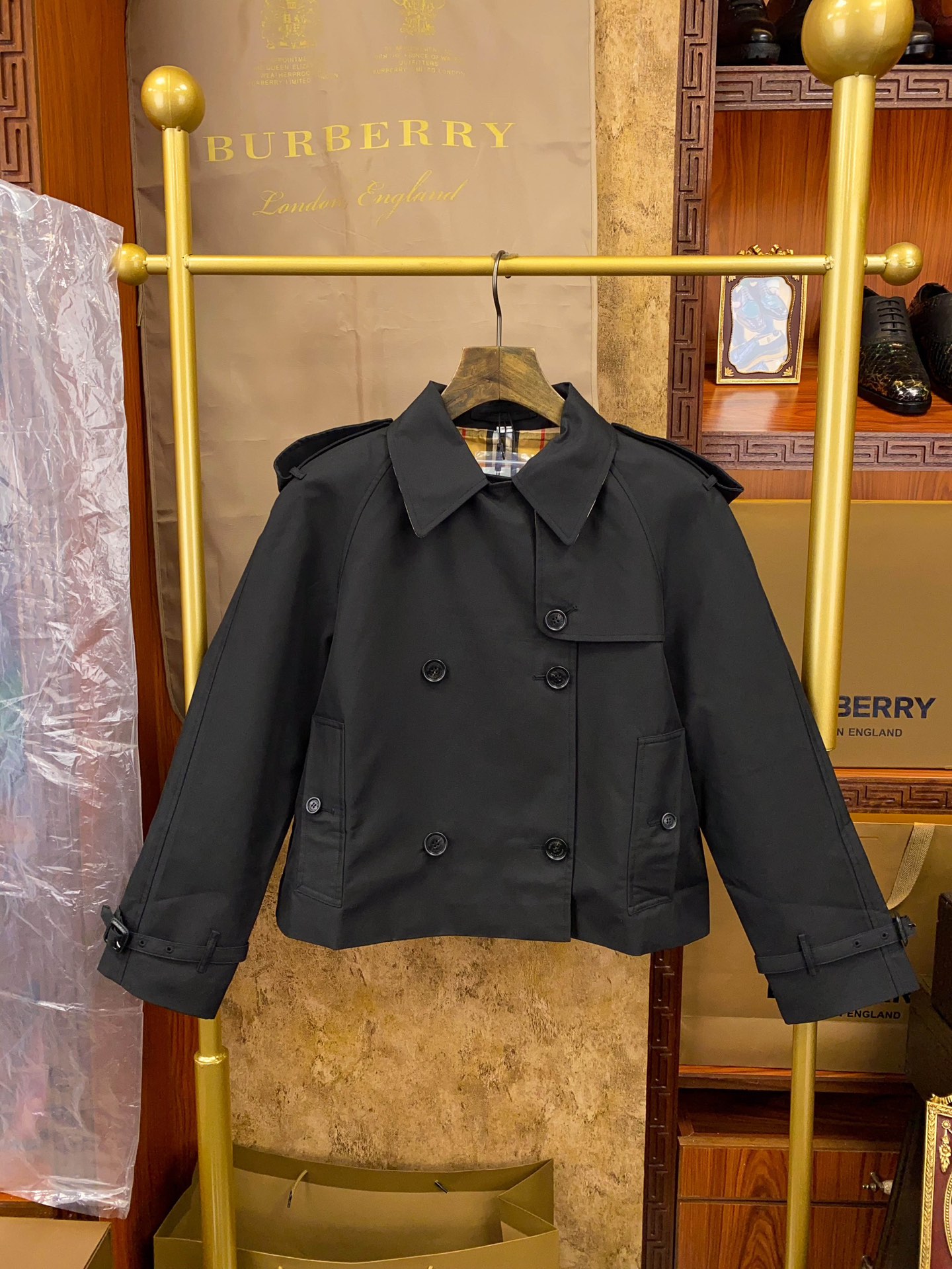 Top BUR short trench coat, York gabardine, waterproof, horn buttons. Classic, versatile, all sizes. Limited stock.-Big cat