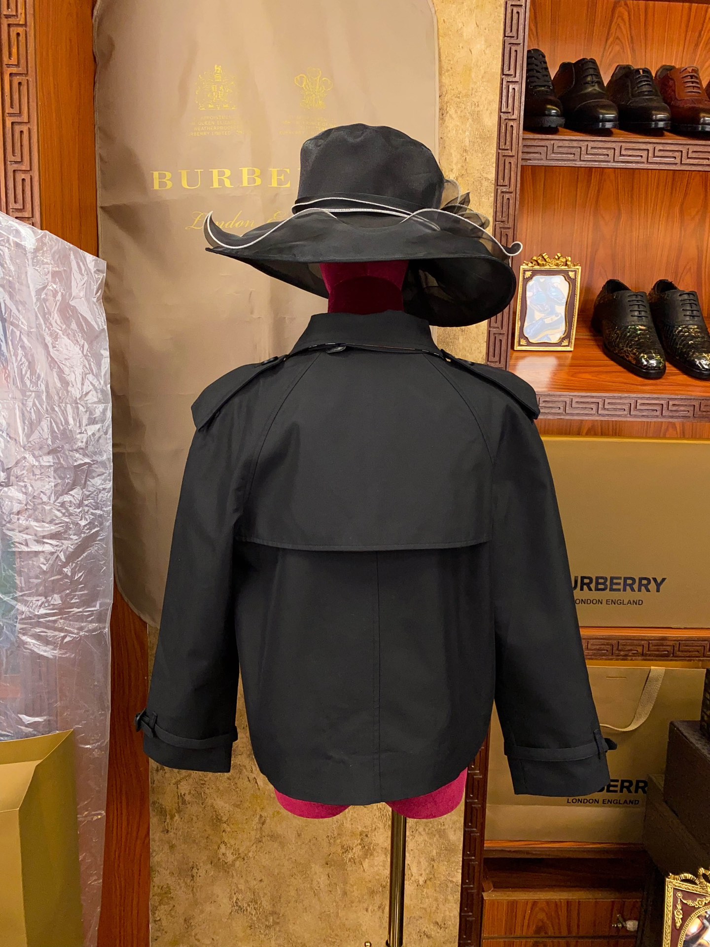 Top BUR short trench coat, York gabardine, waterproof, horn buttons. Classic, versatile, all sizes. Limited stock.-Big cat