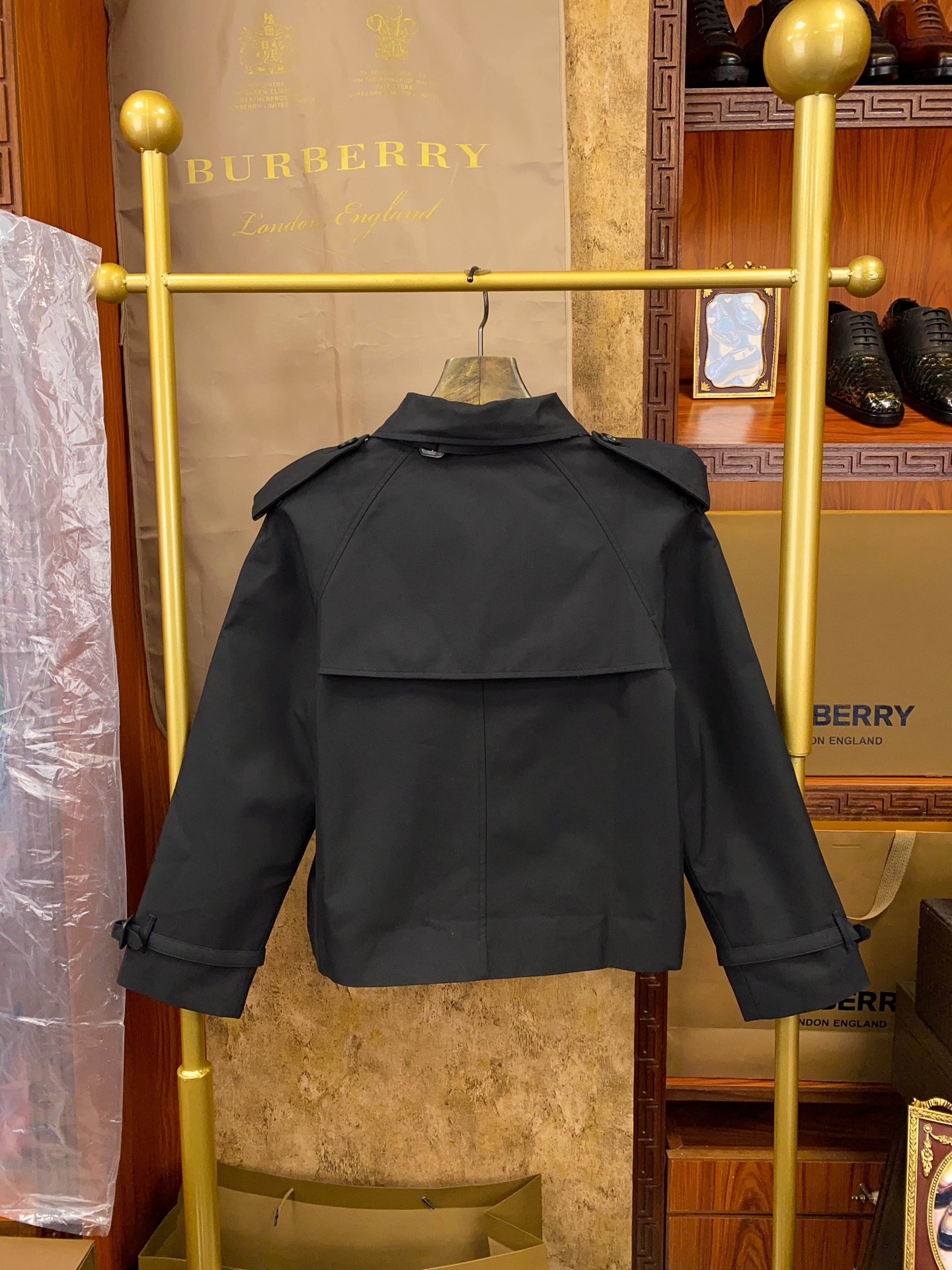 Top BUR short trench coat, York gabardine, waterproof, horn buttons. Classic, versatile, all sizes. Limited stock.-Big cat