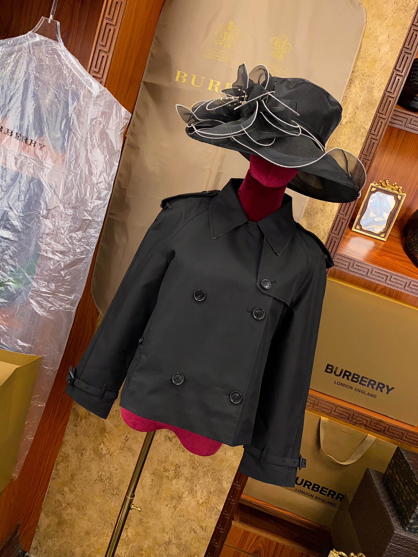 Top BUR short trench coat, York gabardine, waterproof, horn buttons. Classic, versatile, all sizes. Limited stock.-Big cat