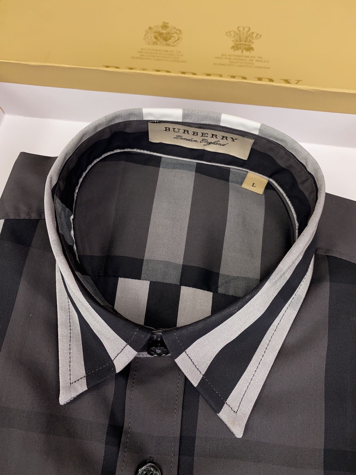 正品级别货！批260 Burberry巴宝莉 格子休闲衬衫 此批衬衫出自公司外贸原单，代工厂出品，品质杆