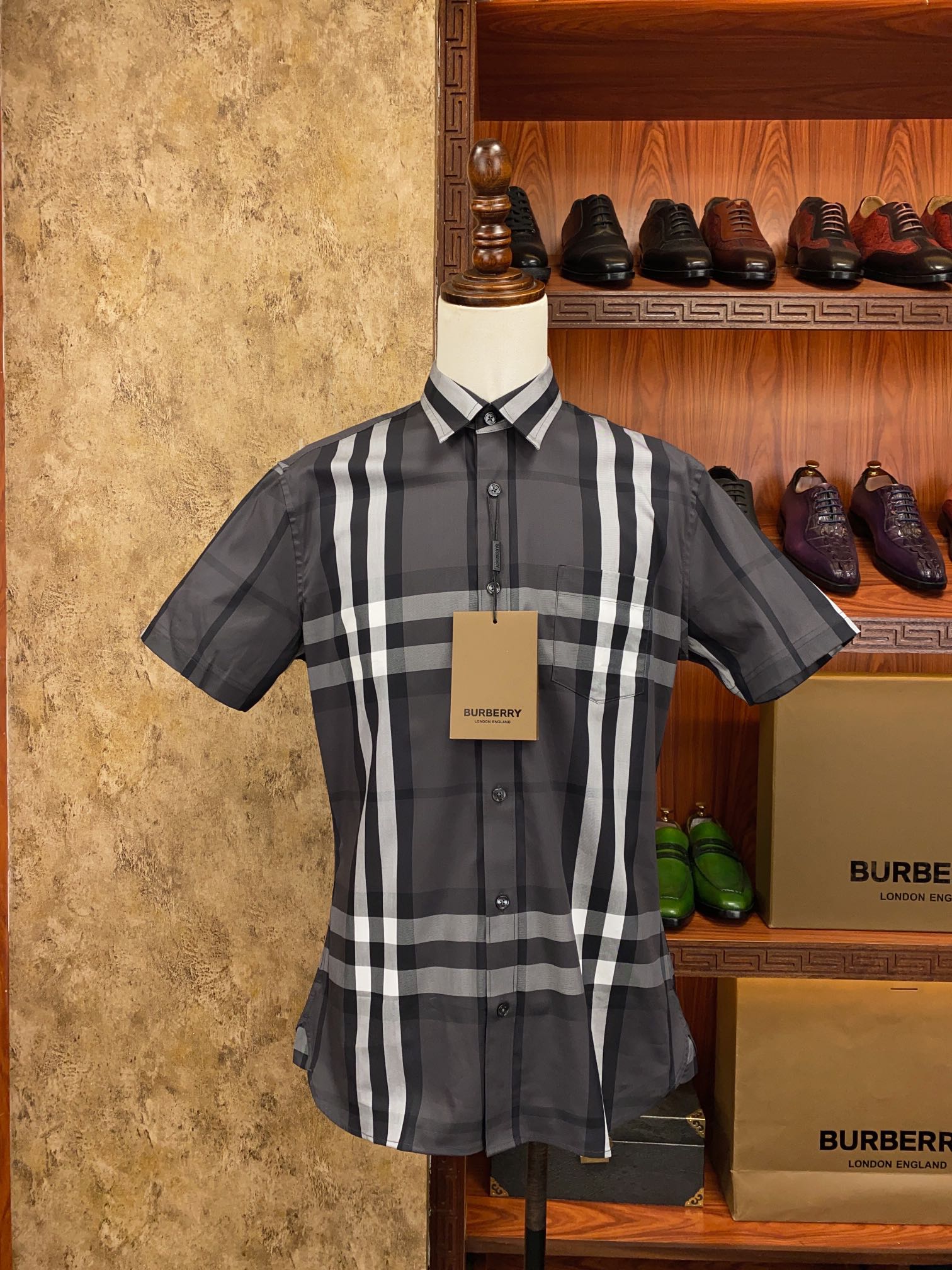 正品级别货！批260 Burberry巴宝莉 格子休闲衬衫 此批衬衫出自公司外贸原单，代工厂出品，品质杆