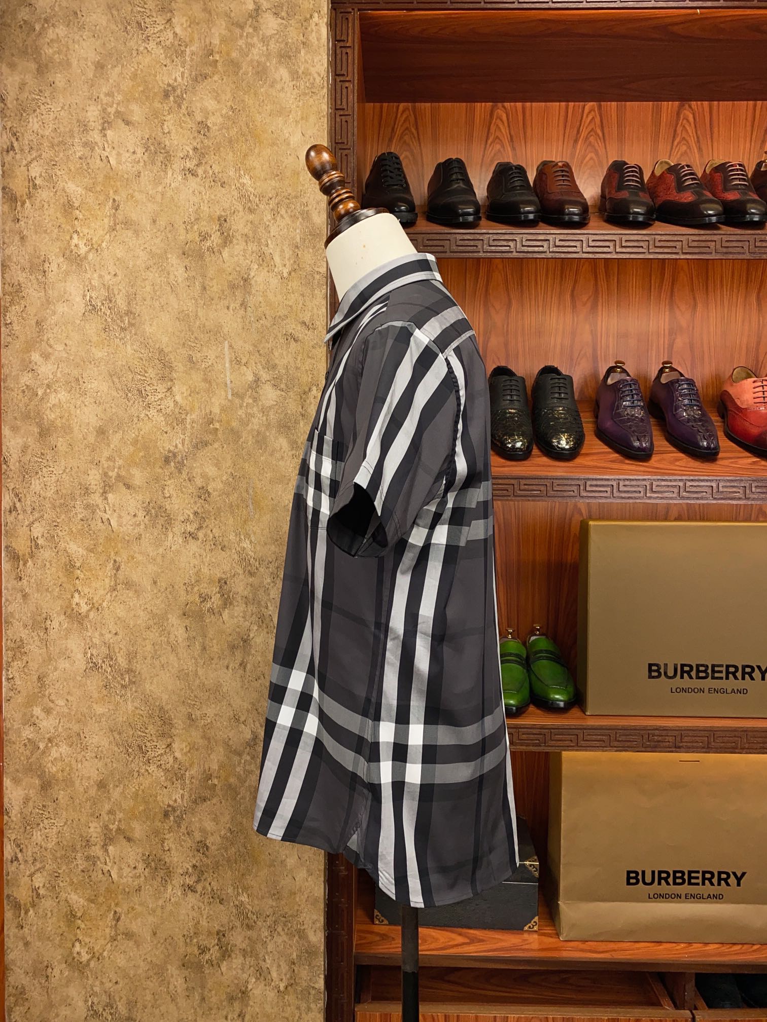 正品级别货！批260 Burberry巴宝莉 格子休闲衬衫 此批衬衫出自公司外贸原单，代工厂出品，品质杆