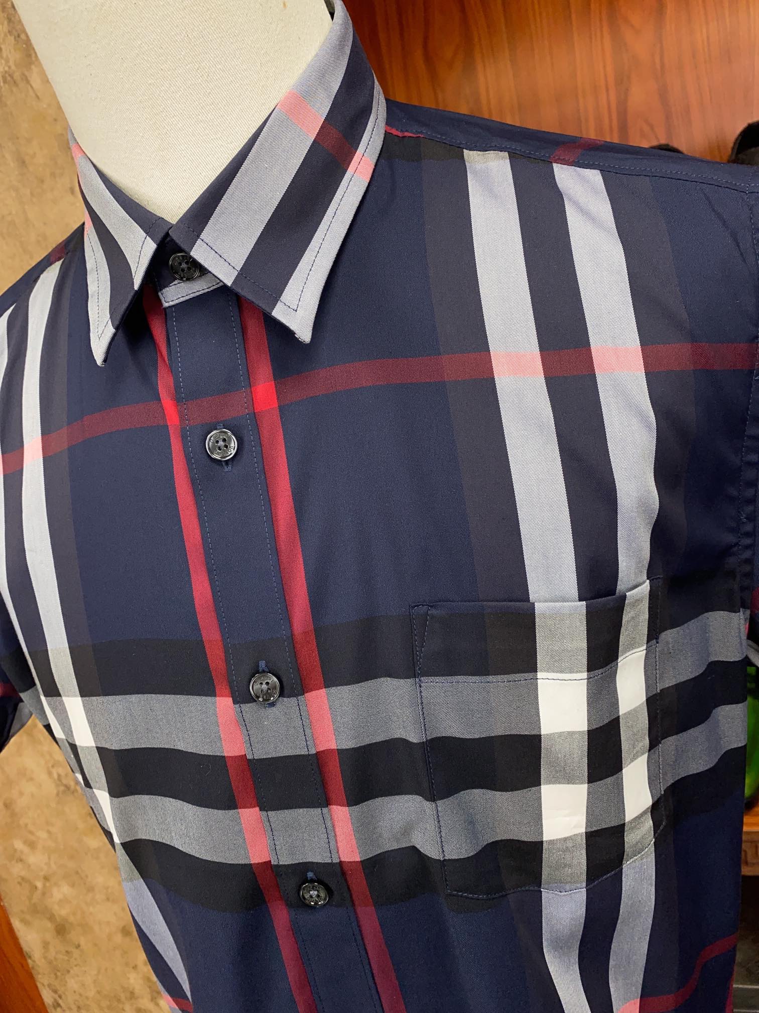 正品级别货！批260 Burberry巴宝莉 格子休闲衬衫 此批衬衫出自公司外贸原单，代工厂出品，品质杆