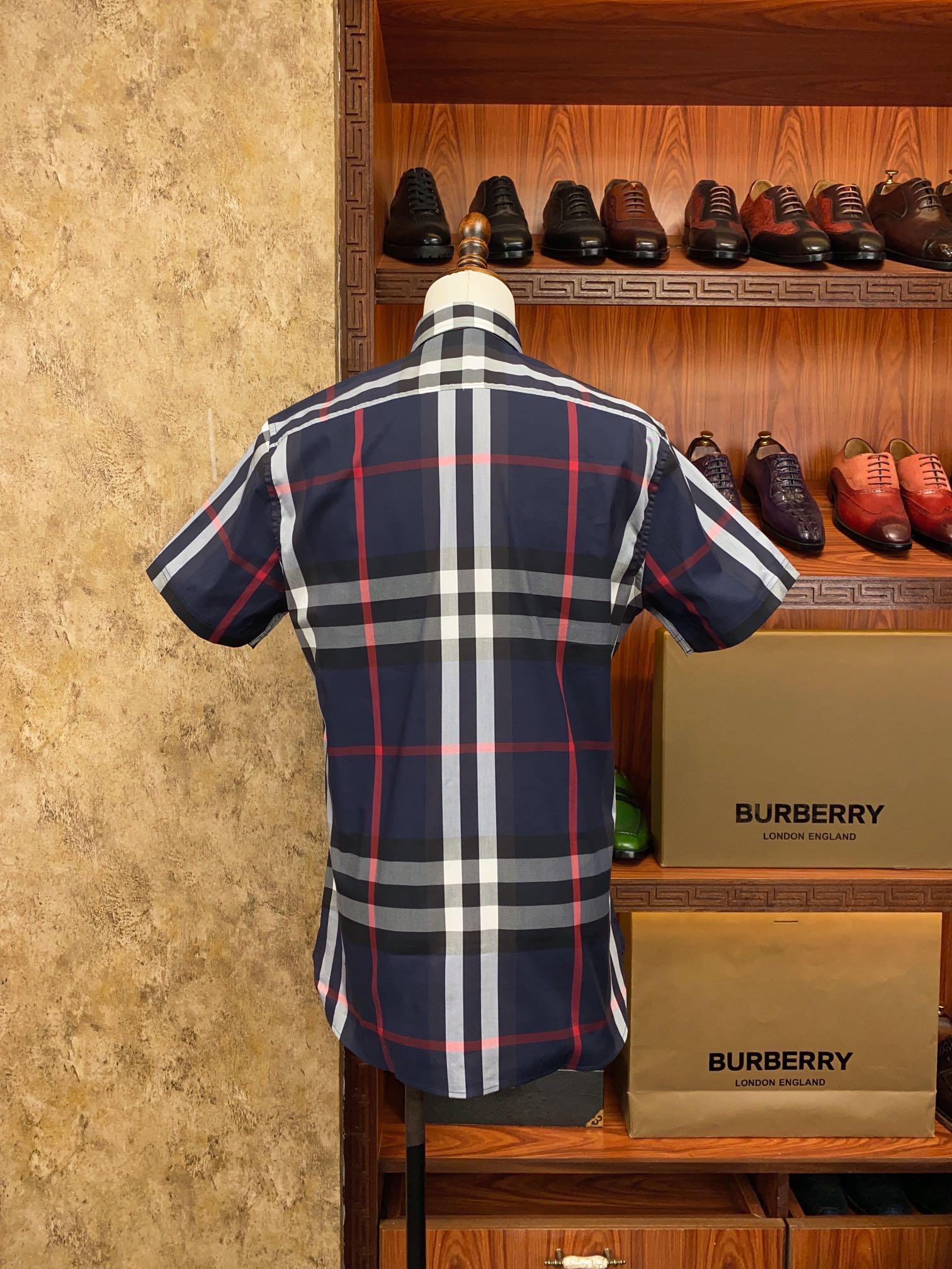 正品级别货！批260 Burberry巴宝莉 格子休闲衬衫 此批衬衫出自公司外贸原单，代工厂出品，品质杆