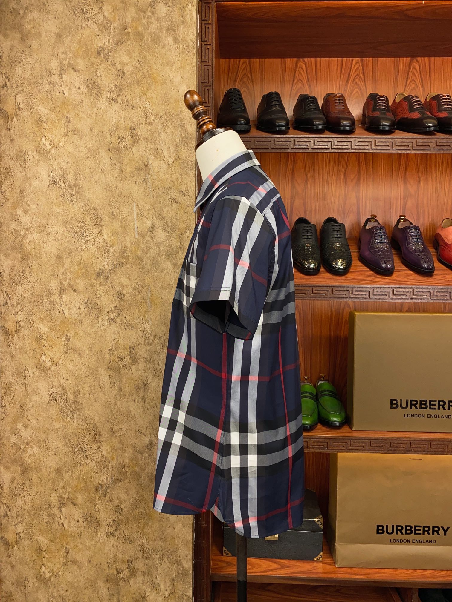 正品级别货！批260 Burberry巴宝莉 格子休闲衬衫 此批衬衫出自公司外贸原单，代工厂出品，品质杆