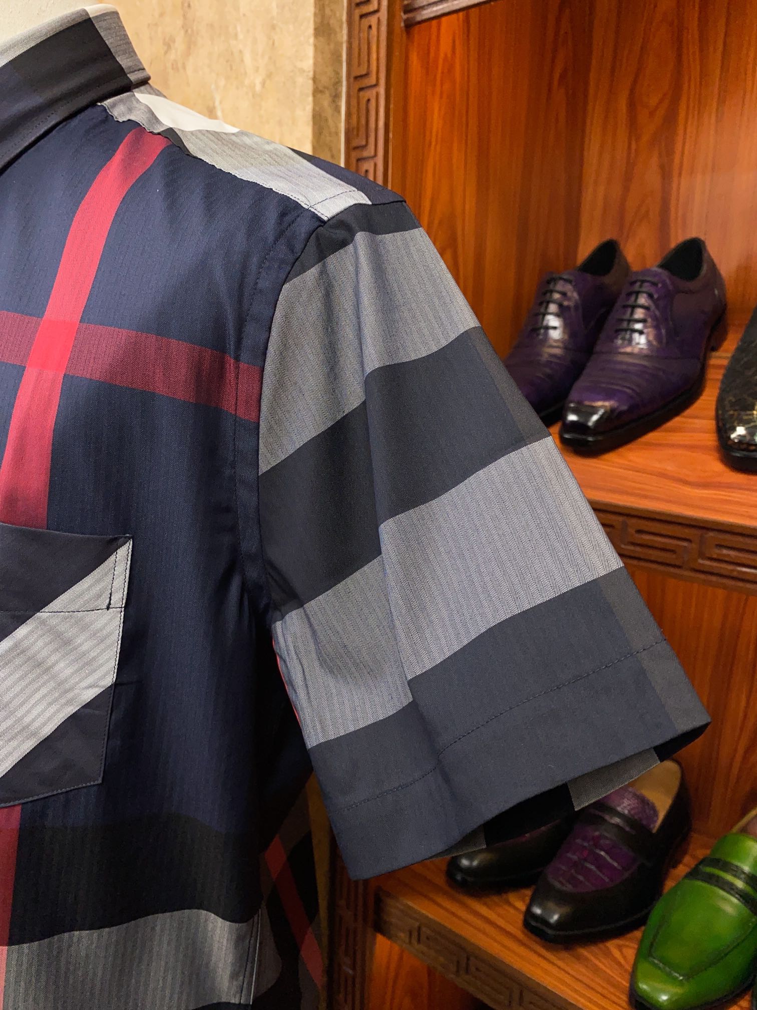 正品级别货！批260 Burberry巴宝莉 格子休闲衬衫 此批衬衫出自公司外贸原单，代工厂出品，品质杆