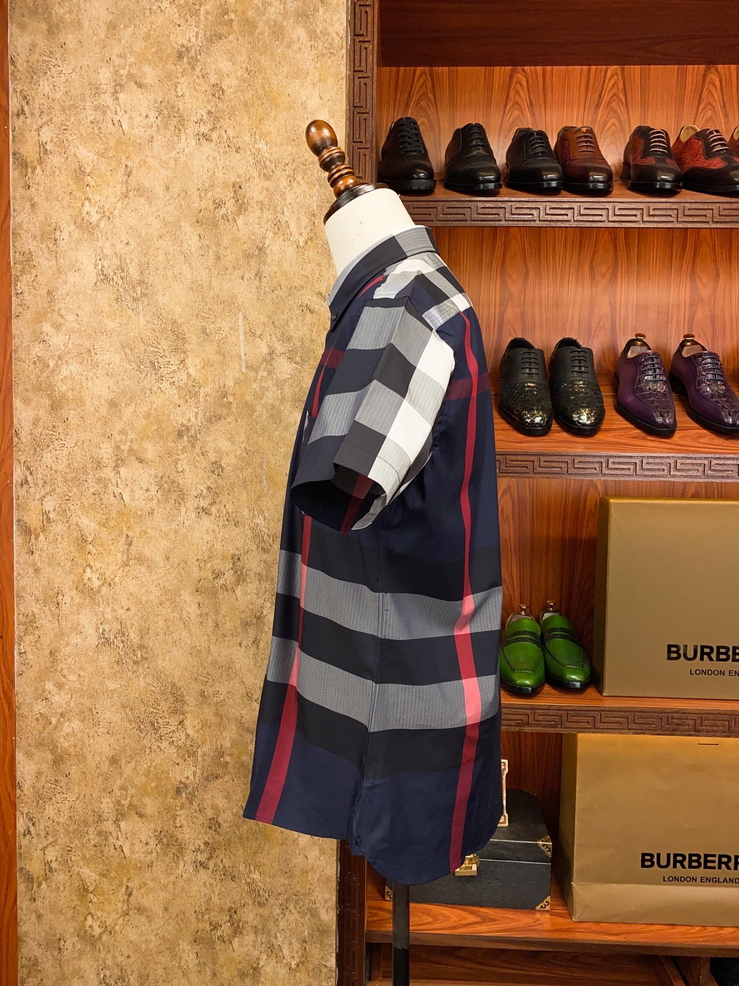 正品级别货！批260 Burberry巴宝莉 格子休闲衬衫 此批衬衫出自公司外贸原单，代工厂出品，品质杆