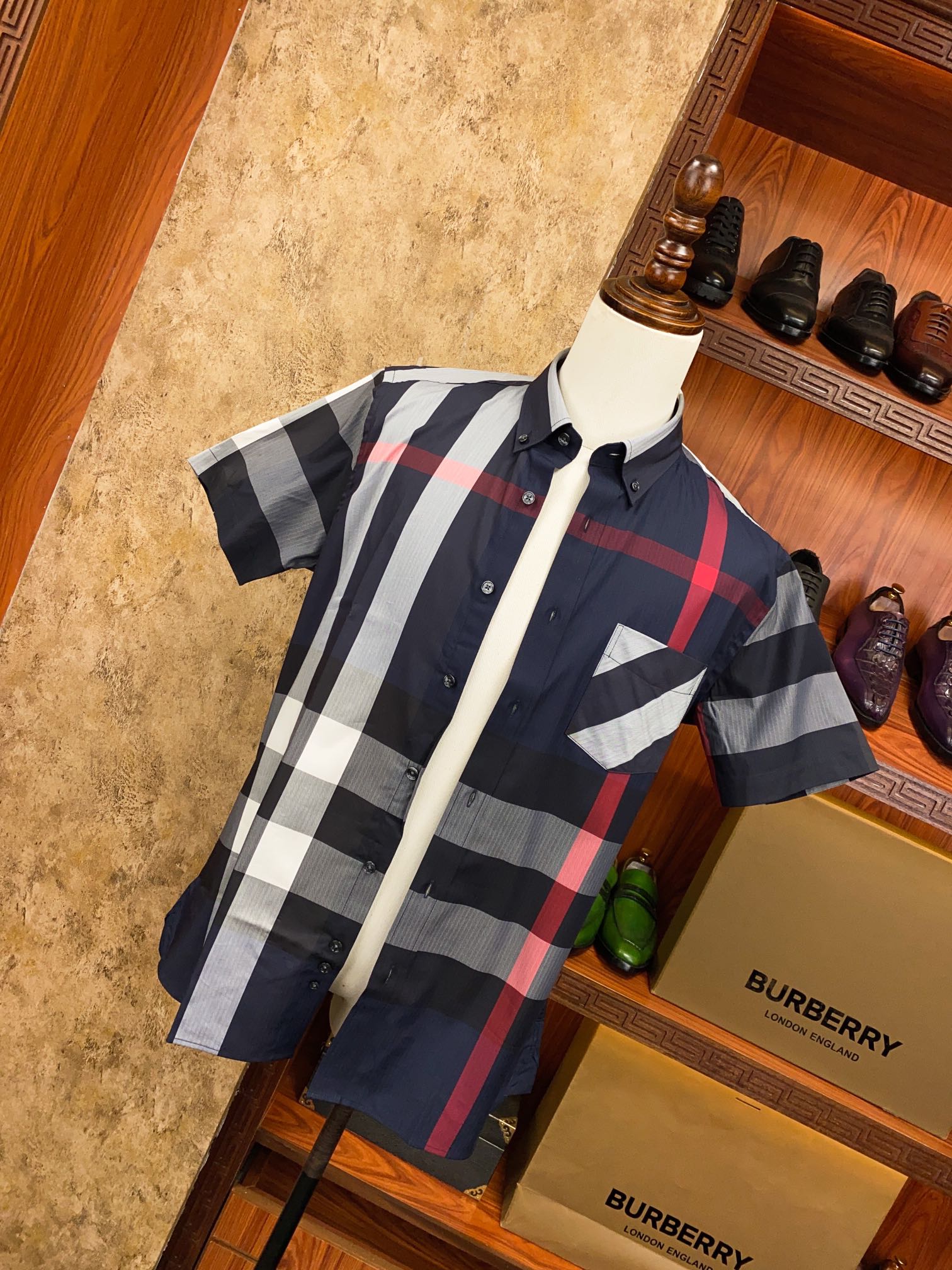 正品级别货！批260 Burberry巴宝莉 格子休闲衬衫 此批衬衫出自公司外贸原单，代工厂出品，品质杆