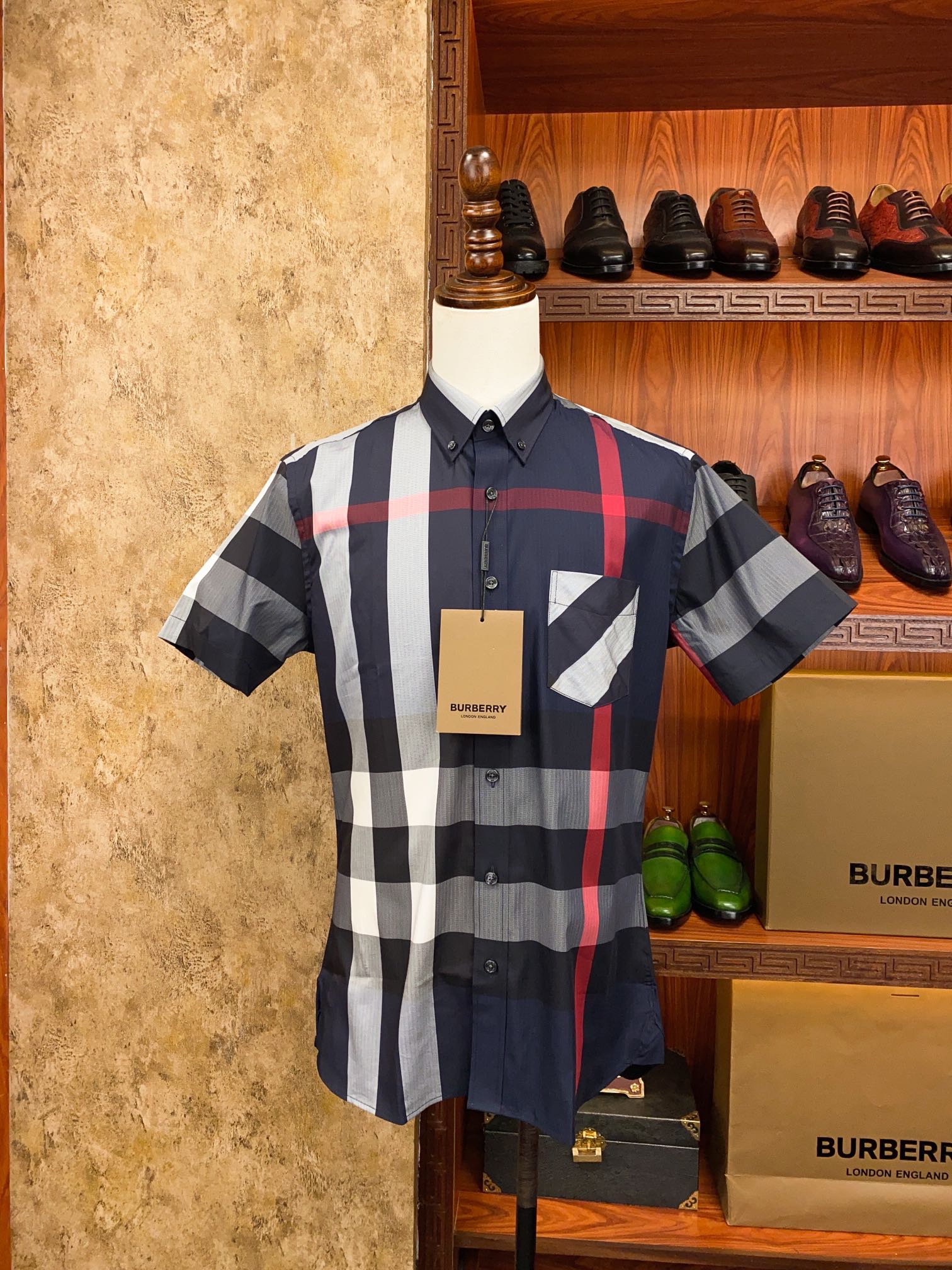 正品级别货！批260 Burberry巴宝莉 格子休闲衬衫 此批衬衫出自公司外贸原单，代工厂出品，品质杆