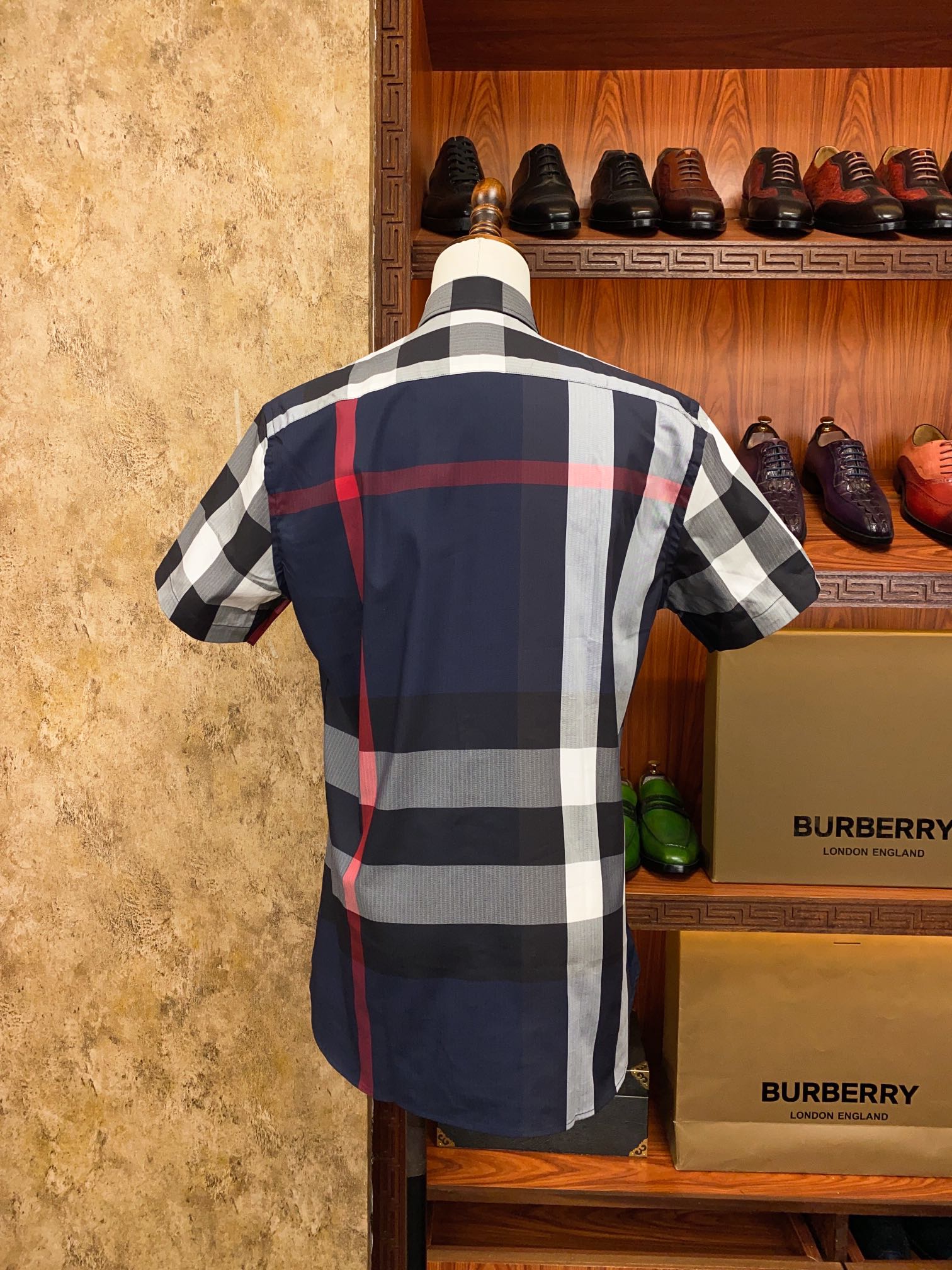 正品级别货！批260 Burberry巴宝莉 格子休闲衬衫 此批衬衫出自公司外贸原单，代工厂出品，品质杆