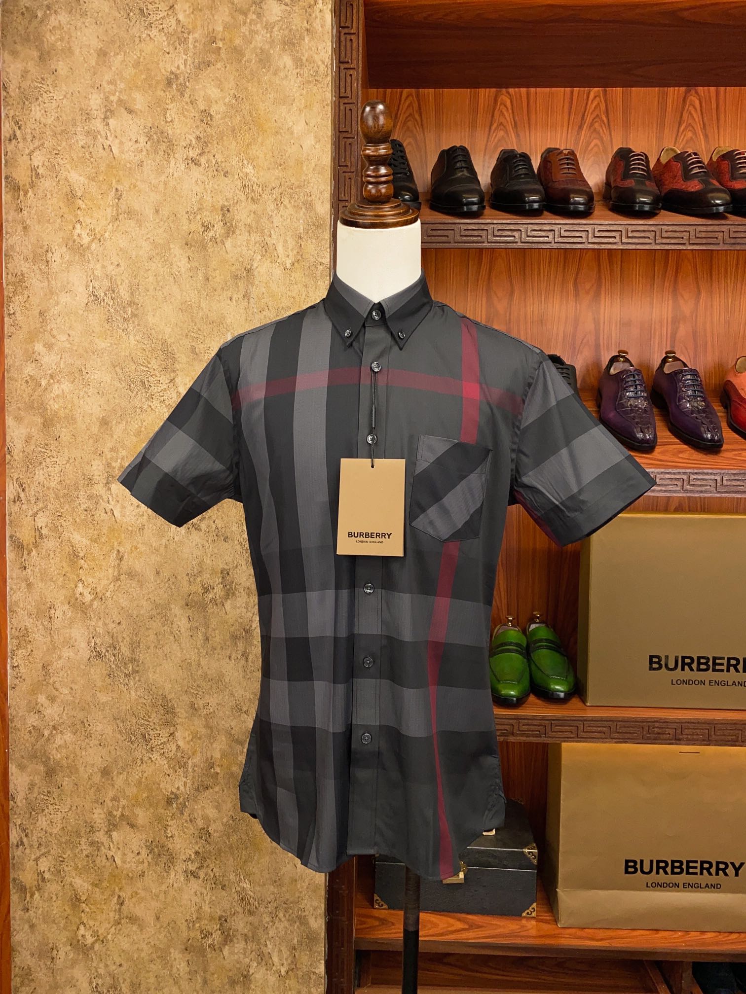正品级别货！批260 Burberry巴宝莉 格子休闲衬衫 此批衬衫出自公司外贸原单，代工厂出品，品质杆