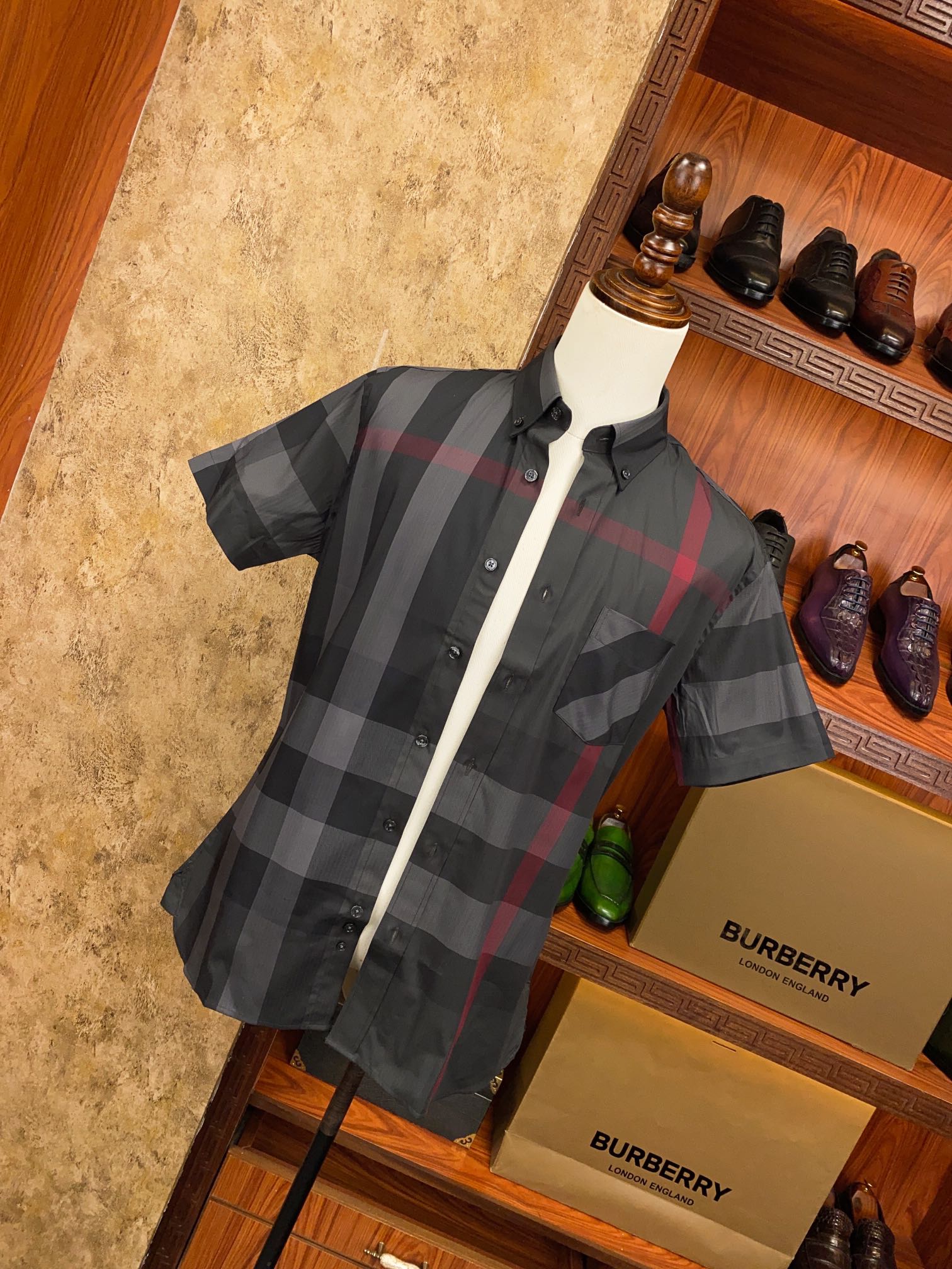 正品级别货！批260 Burberry巴宝莉 格子休闲衬衫 此批衬衫出自公司外贸原单，代工厂出品，品质杆