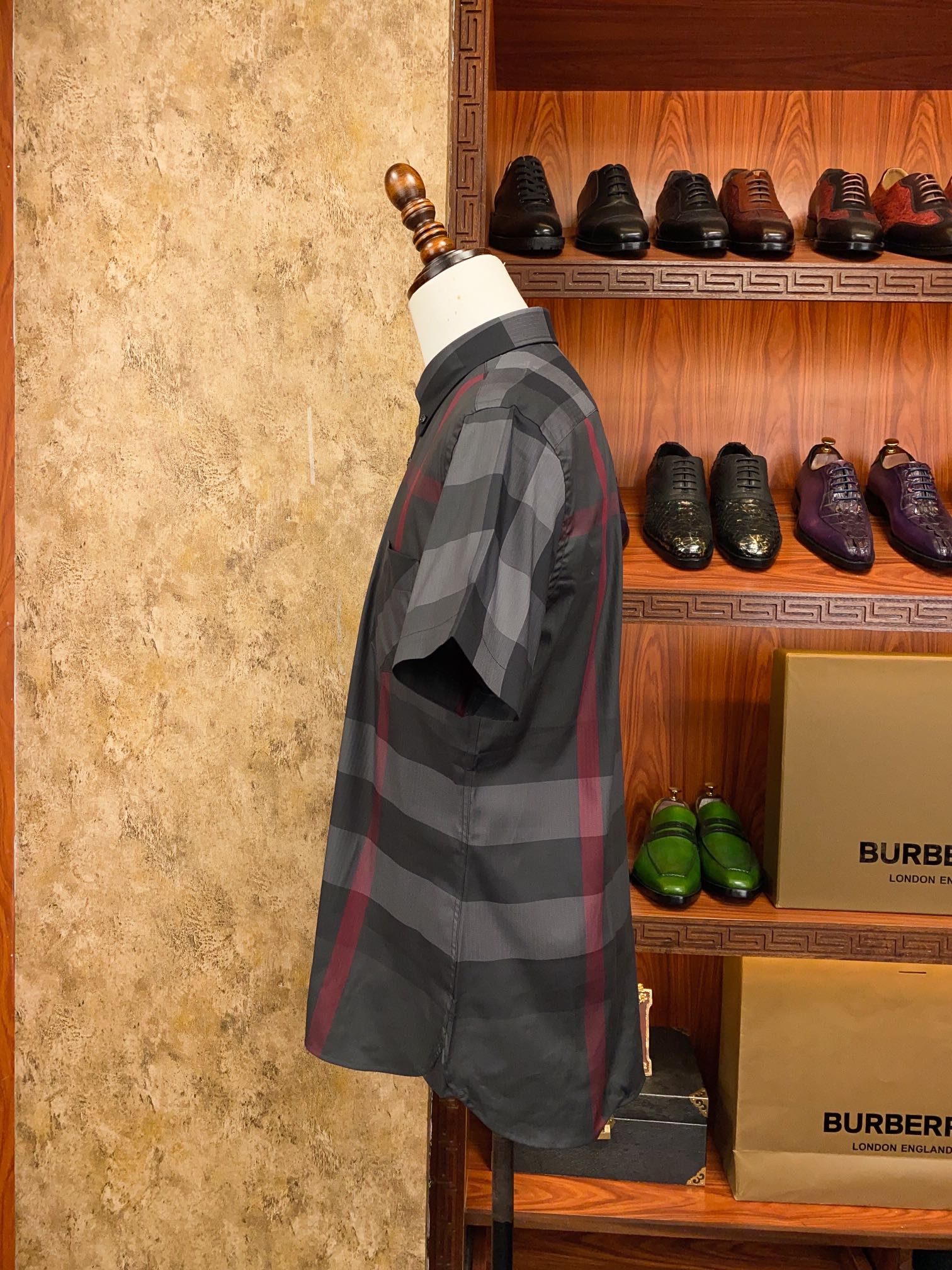 正品级别货！批260 Burberry巴宝莉 格子休闲衬衫 此批衬衫出自公司外贸原单，代工厂出品，品质杆