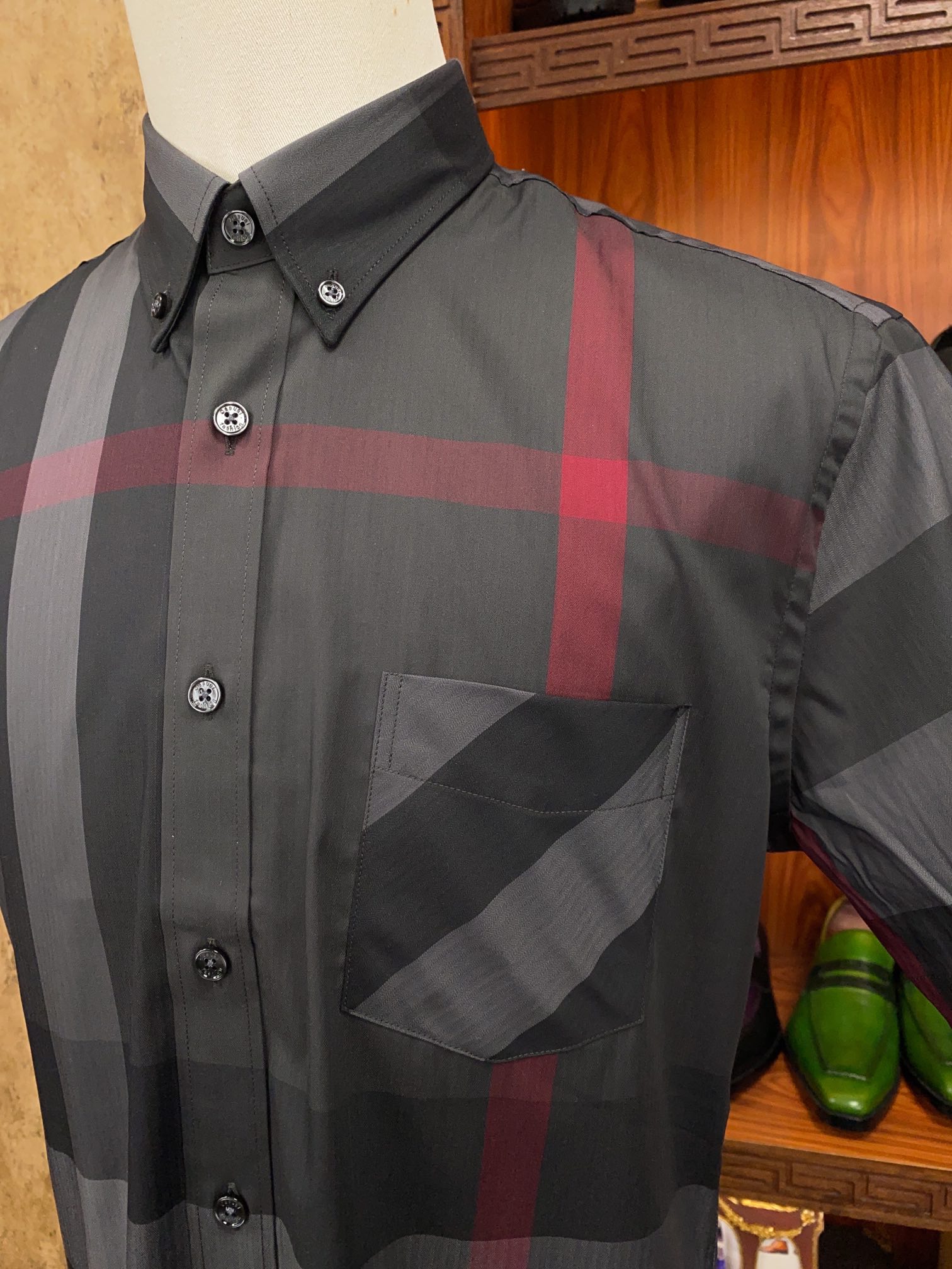 正品级别货！批260 Burberry巴宝莉 格子休闲衬衫 此批衬衫出自公司外贸原单，代工厂出品，品质杆