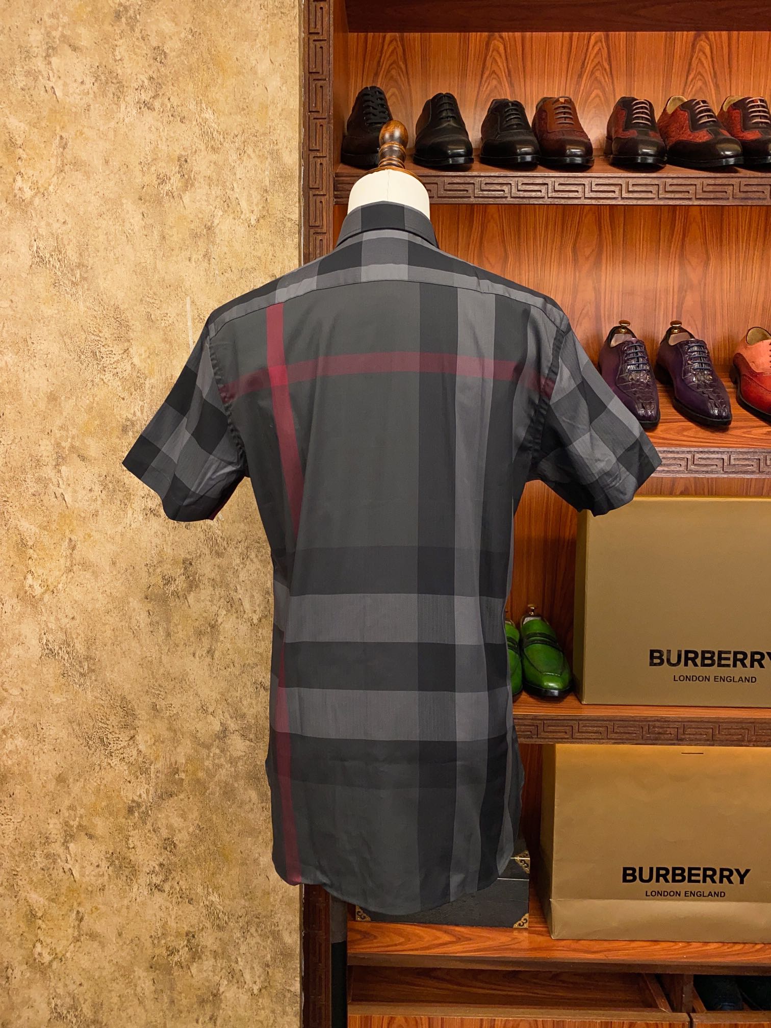 正品级别货！批260 Burberry巴宝莉 格子休闲衬衫 此批衬衫出自公司外贸原单，代工厂出品，品质杆