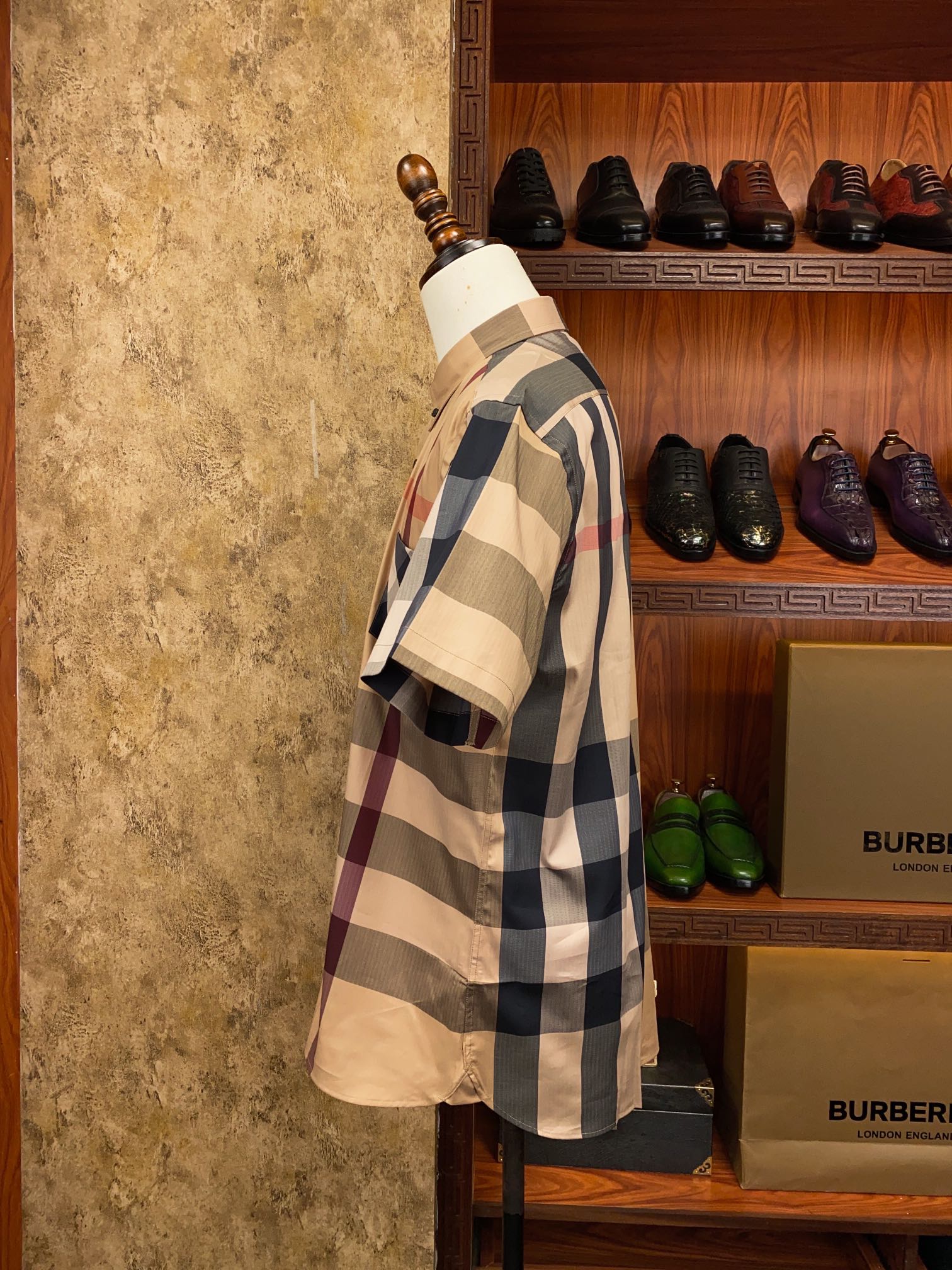 正品级别货！批260 Burberry巴宝莉 格子休闲衬衫 此批衬衫出自公司外贸原单，代工厂出品，品质杆